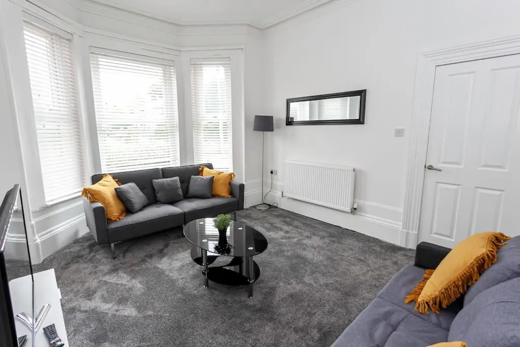 Spacious Comfortable house close to Etihad+parking