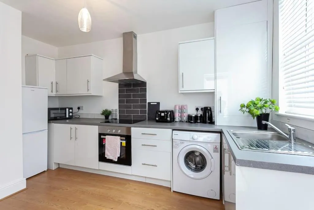 Spacious Comfortable house close to Etihad+parking