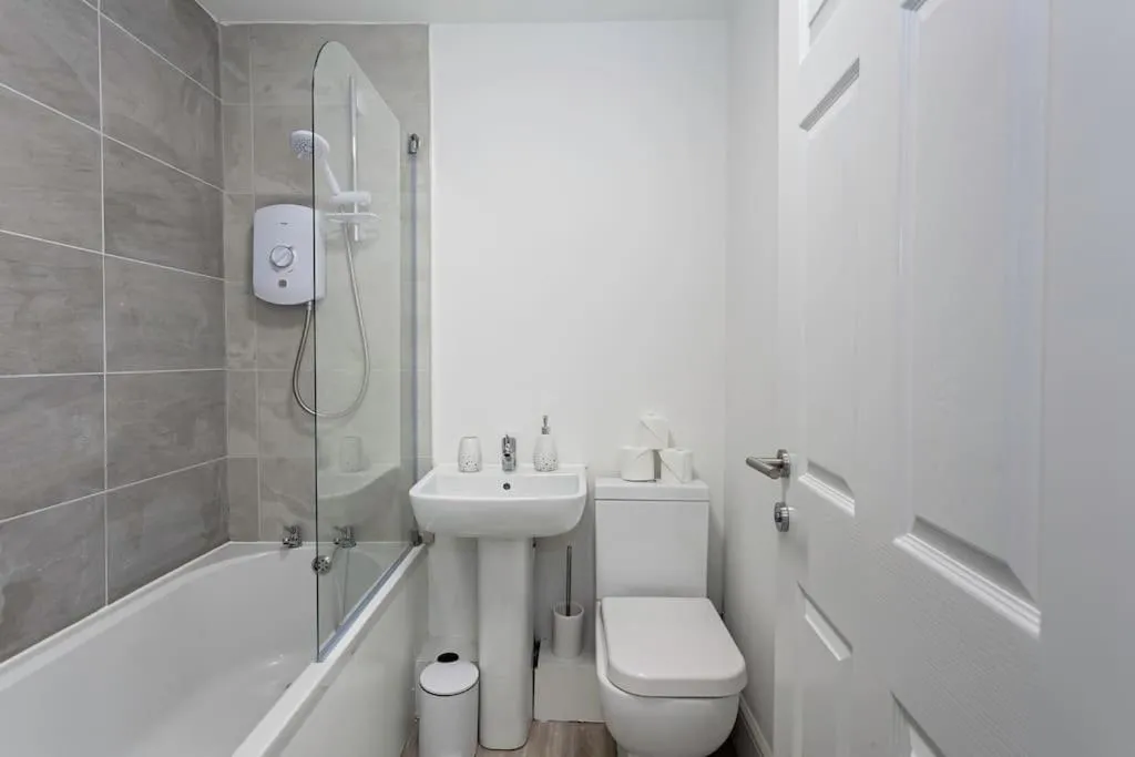 Spacious Comfortable house close to Etihad+parking