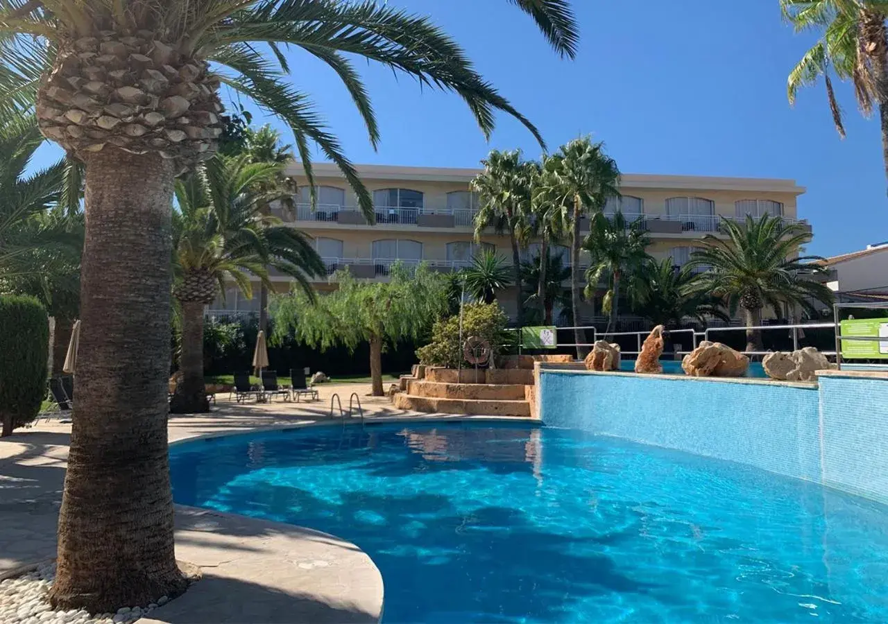 Pool view in Club Simó Pool view in Club Simó