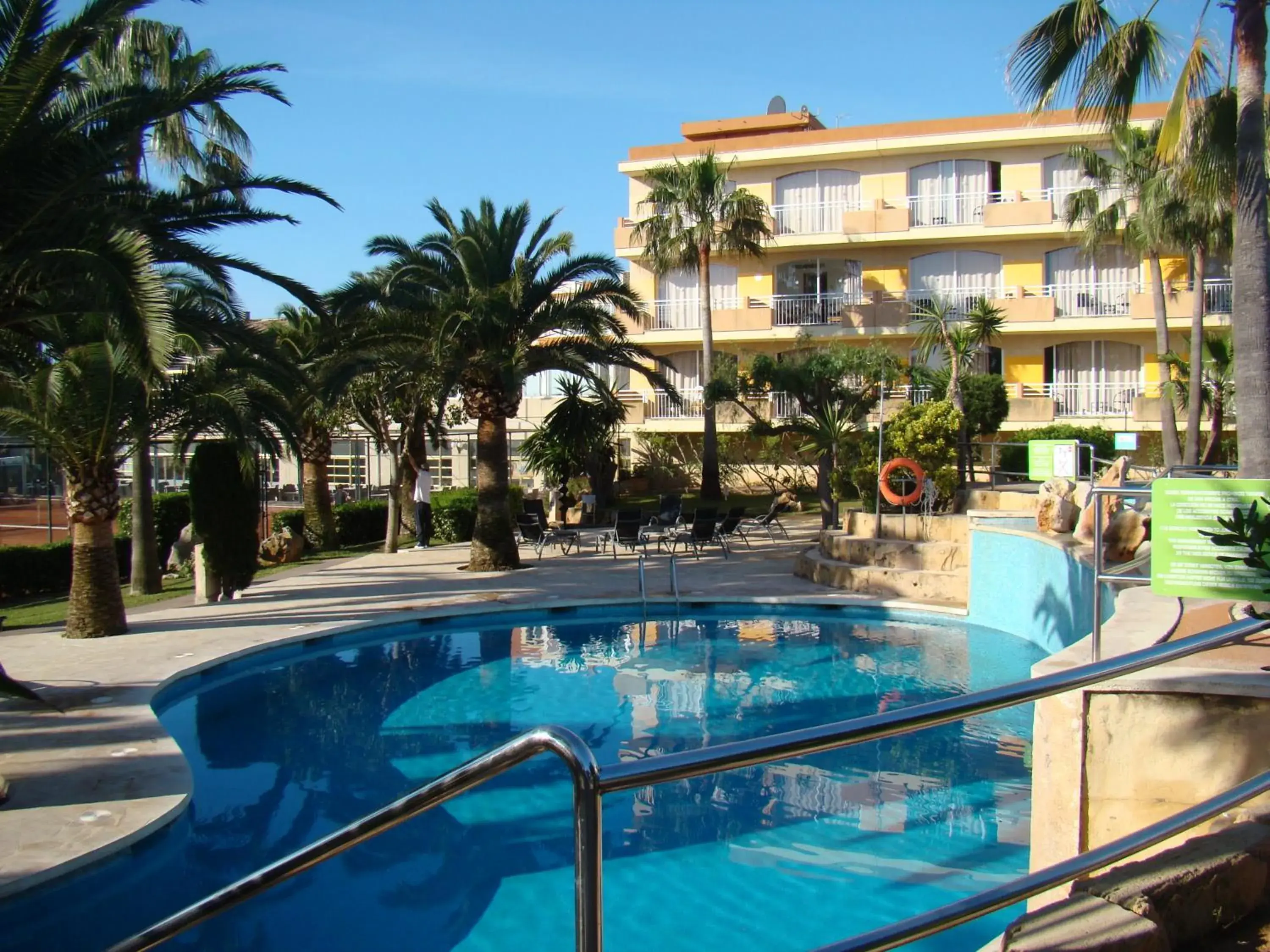 Pool view in Club Simó Pool view in Club Simó