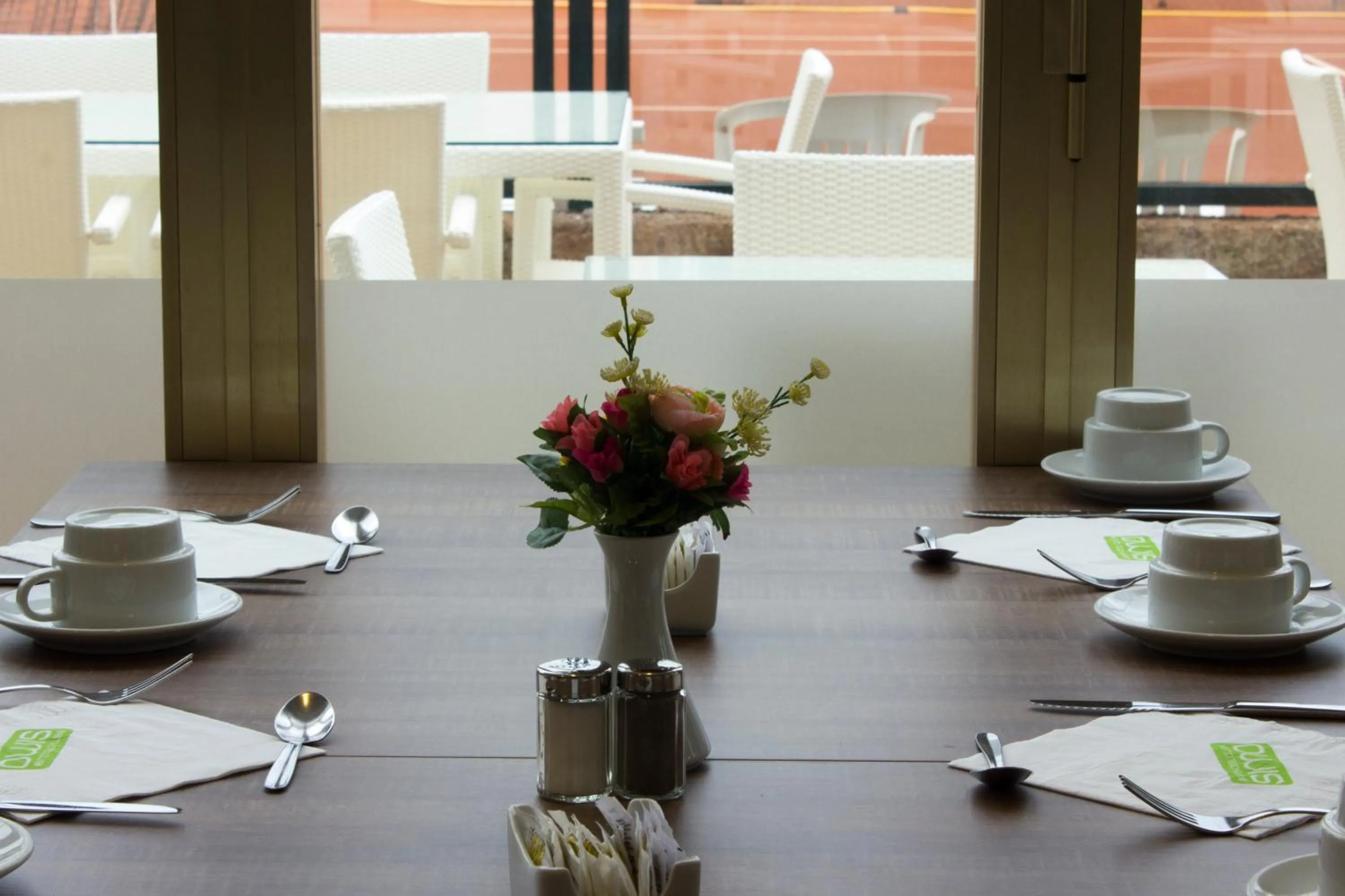 Restaurant/places to eat in Club Simó