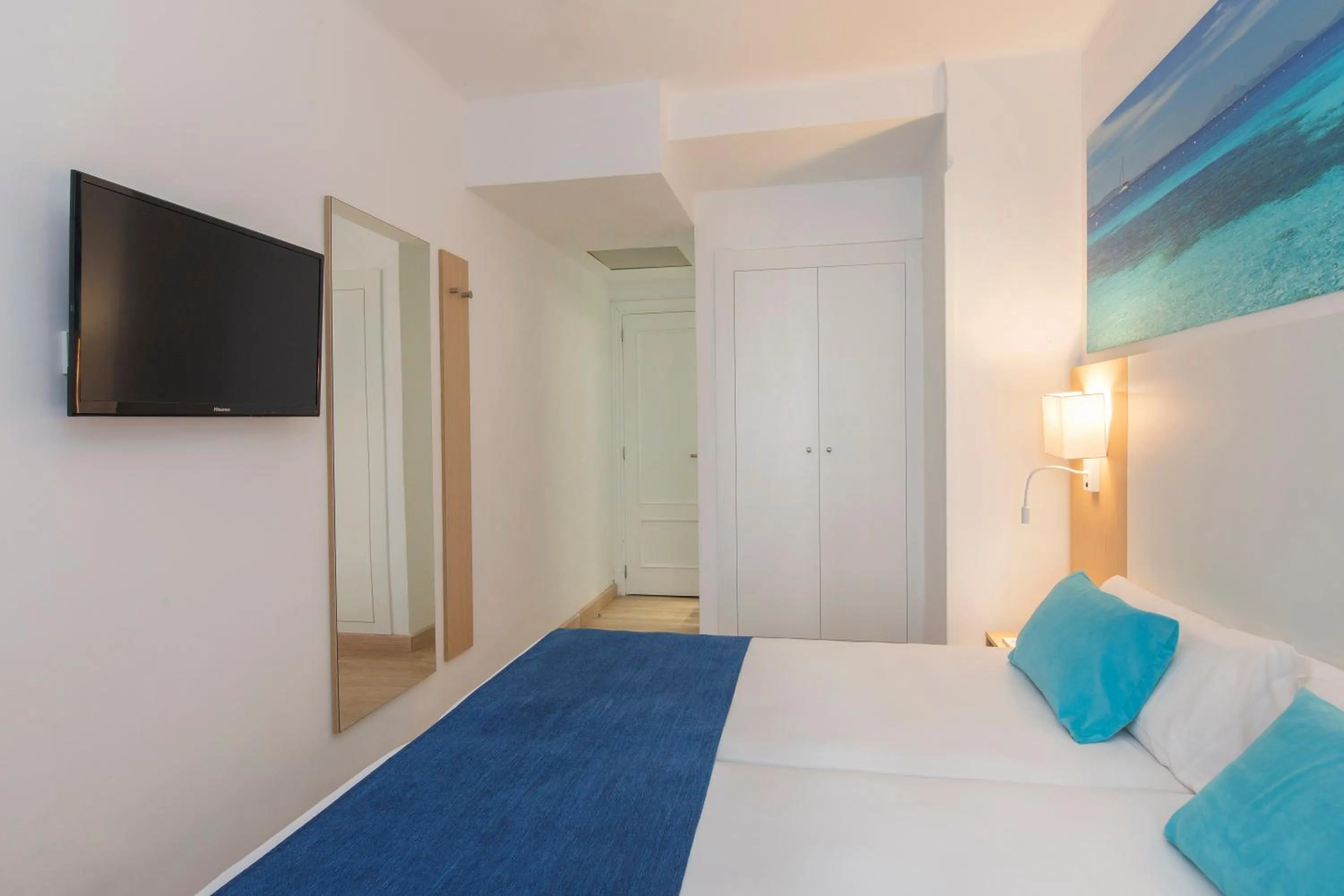 Bedroom, Bed in whala!beach