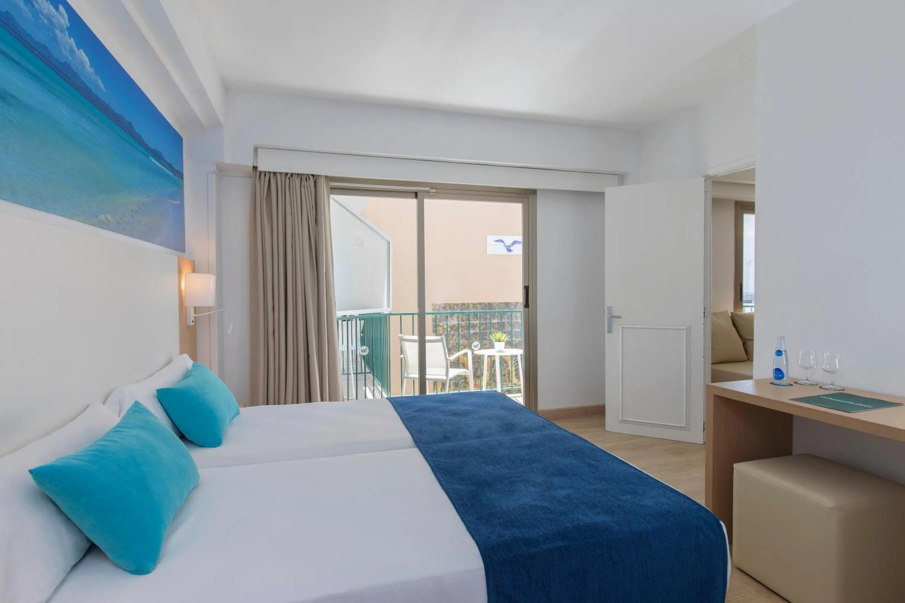 Bedroom, Bed in whala!beach