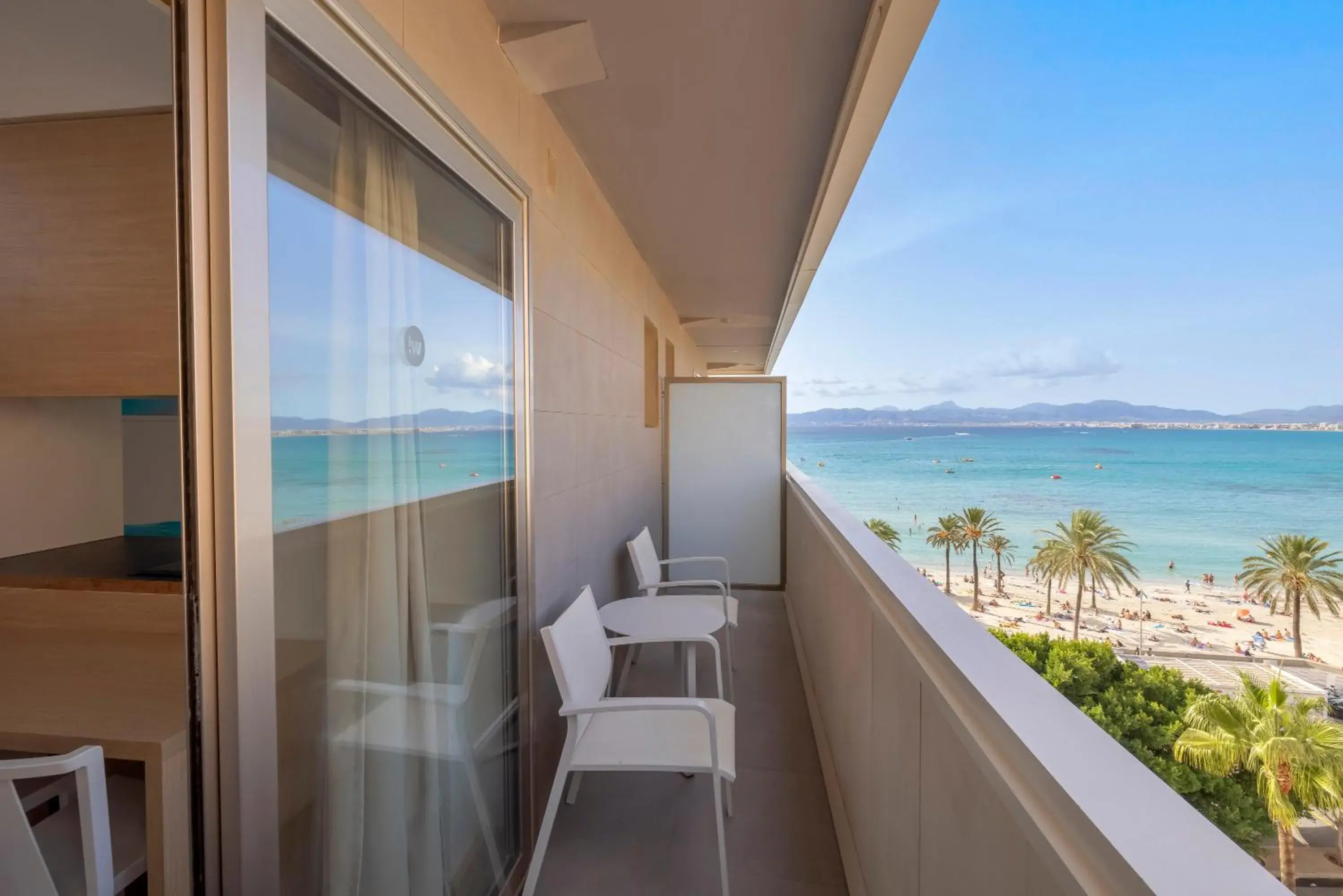 Twin Room with Side Sea View - single occupancy in whala!beach Twin Room with Side Sea View - single occupancy in whala!beach