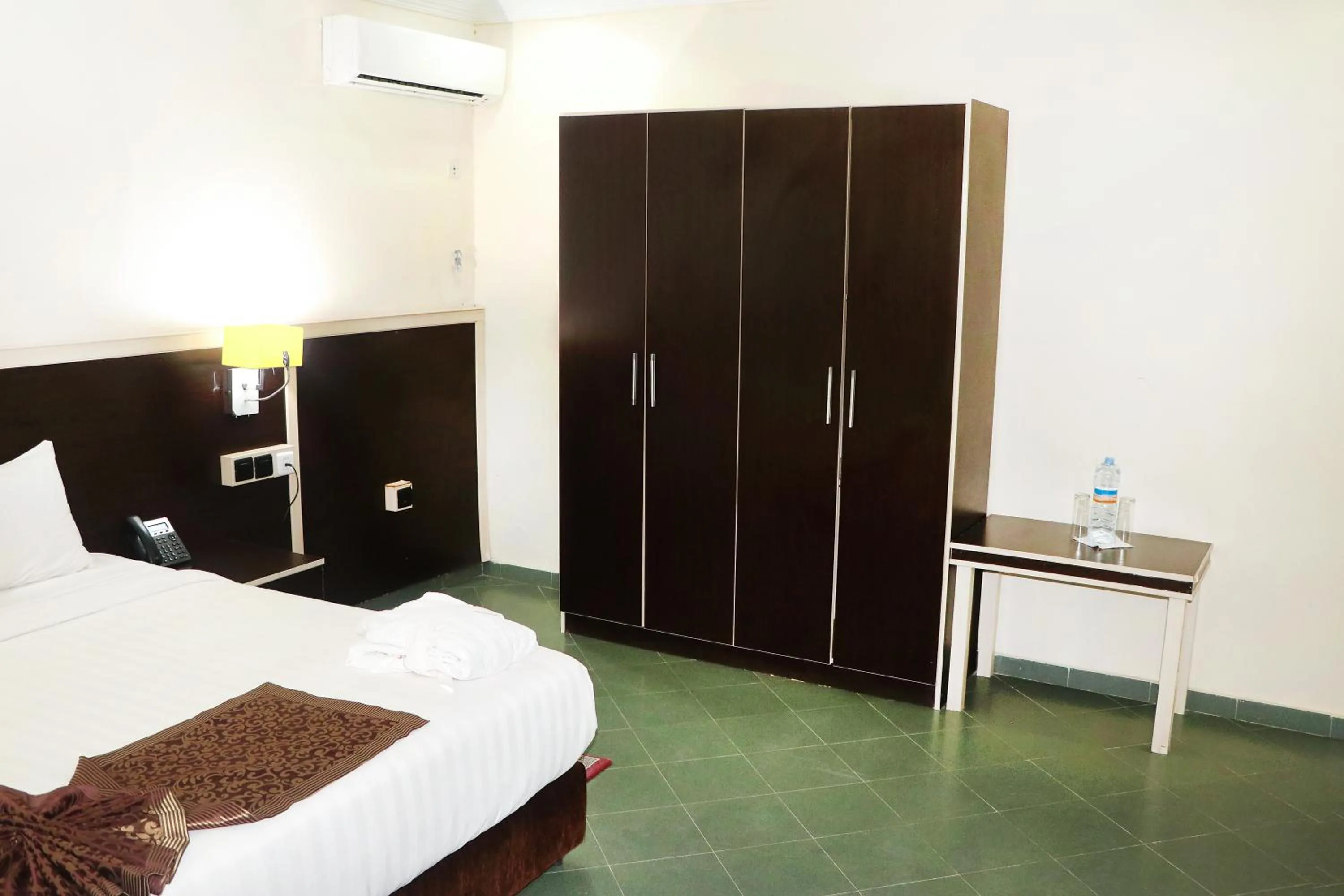 Bed in Hôtel Hayatt