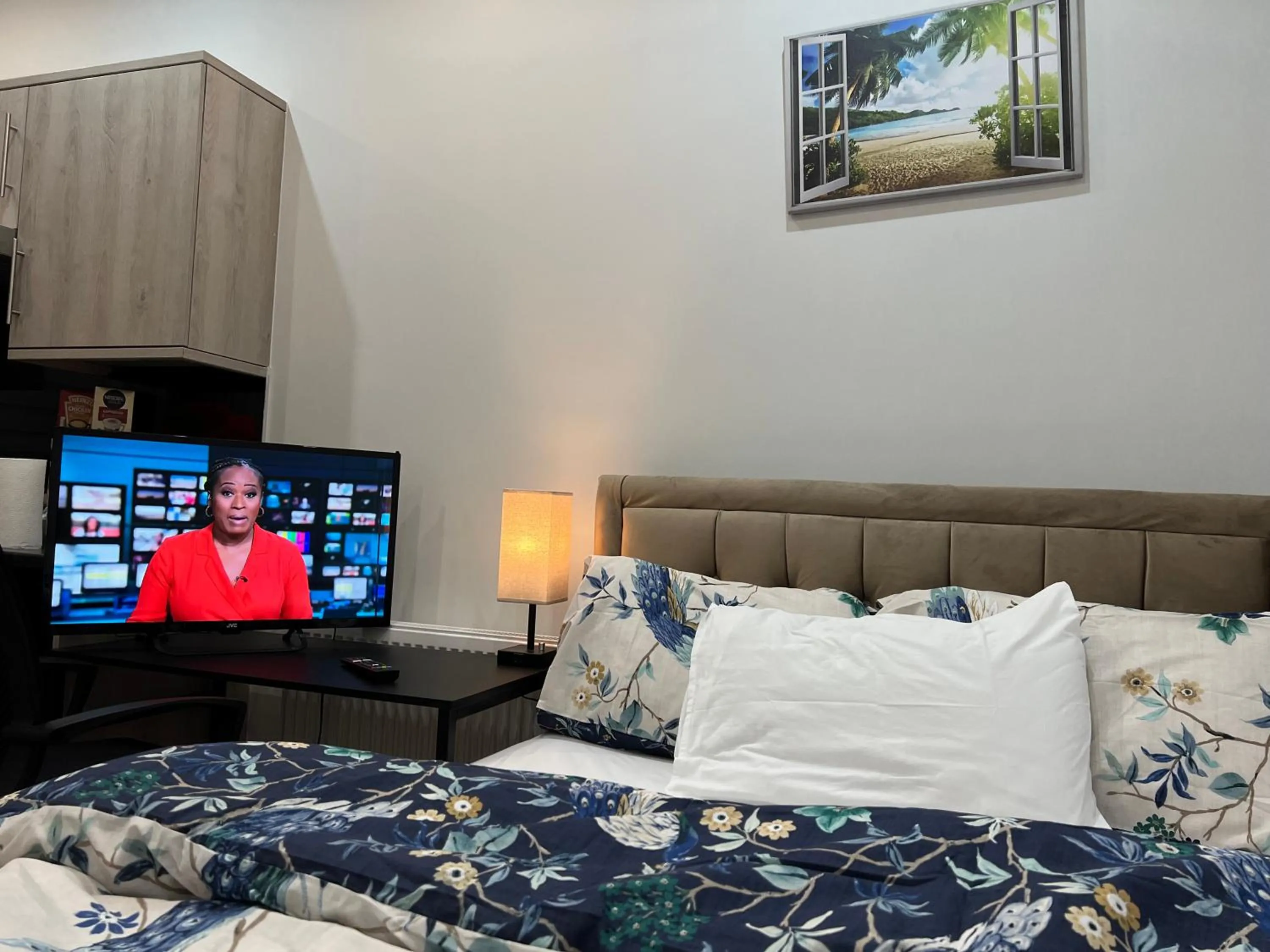 Bedroom, Bed in Belvue Serviced Apartment - Ealing Broadway