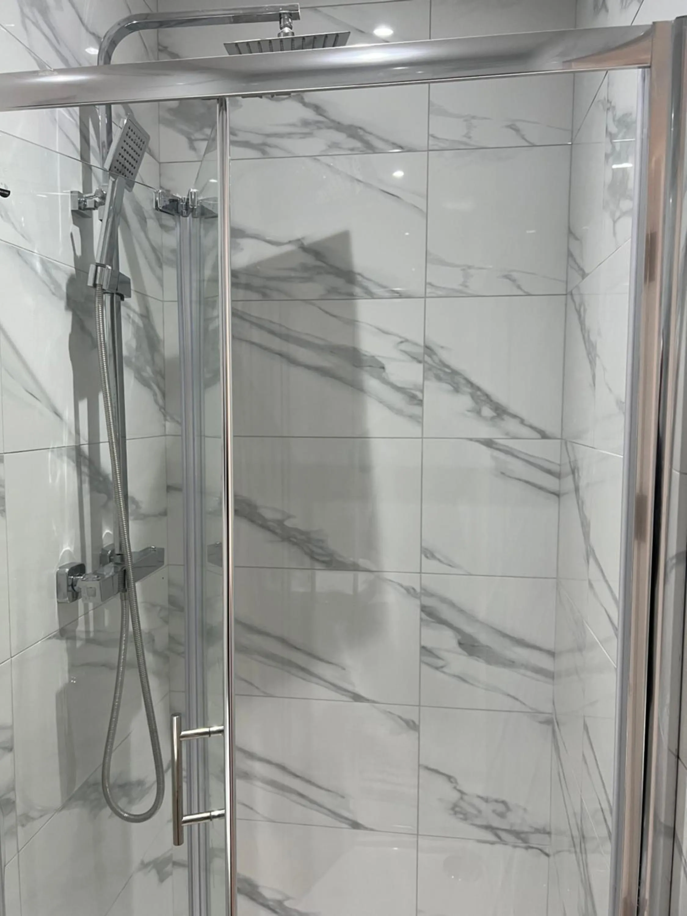 Shower in Belvue Serviced Apartment - Ealing Broadway