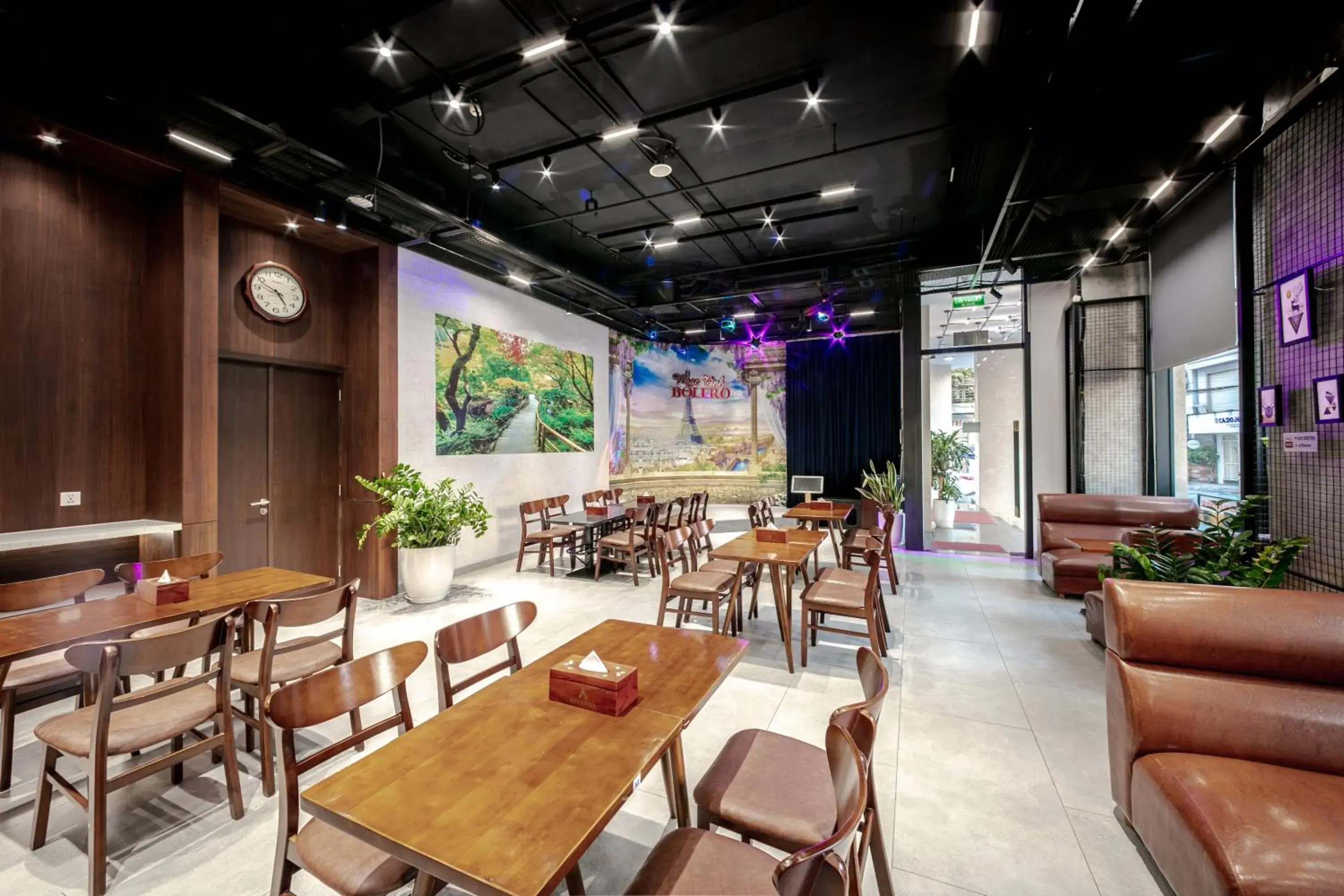 Restaurant/places to eat in A25 Hotel - 18 Nguyễn Hy Quang Restaurant/places to eat in A25 Hotel - 18 Nguyễn Hy Quang