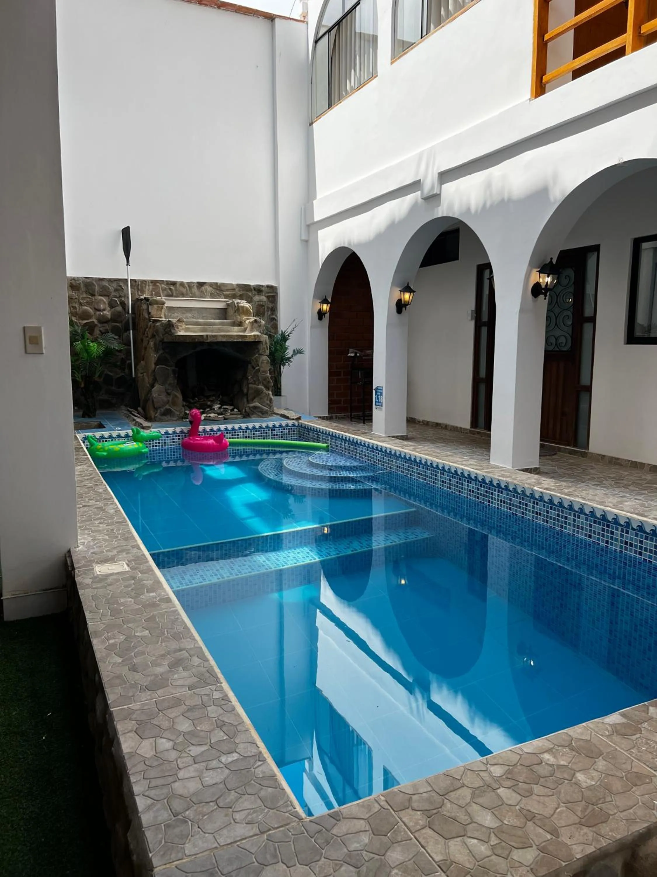 Inner courtyard view in Gamora Hotel Playa