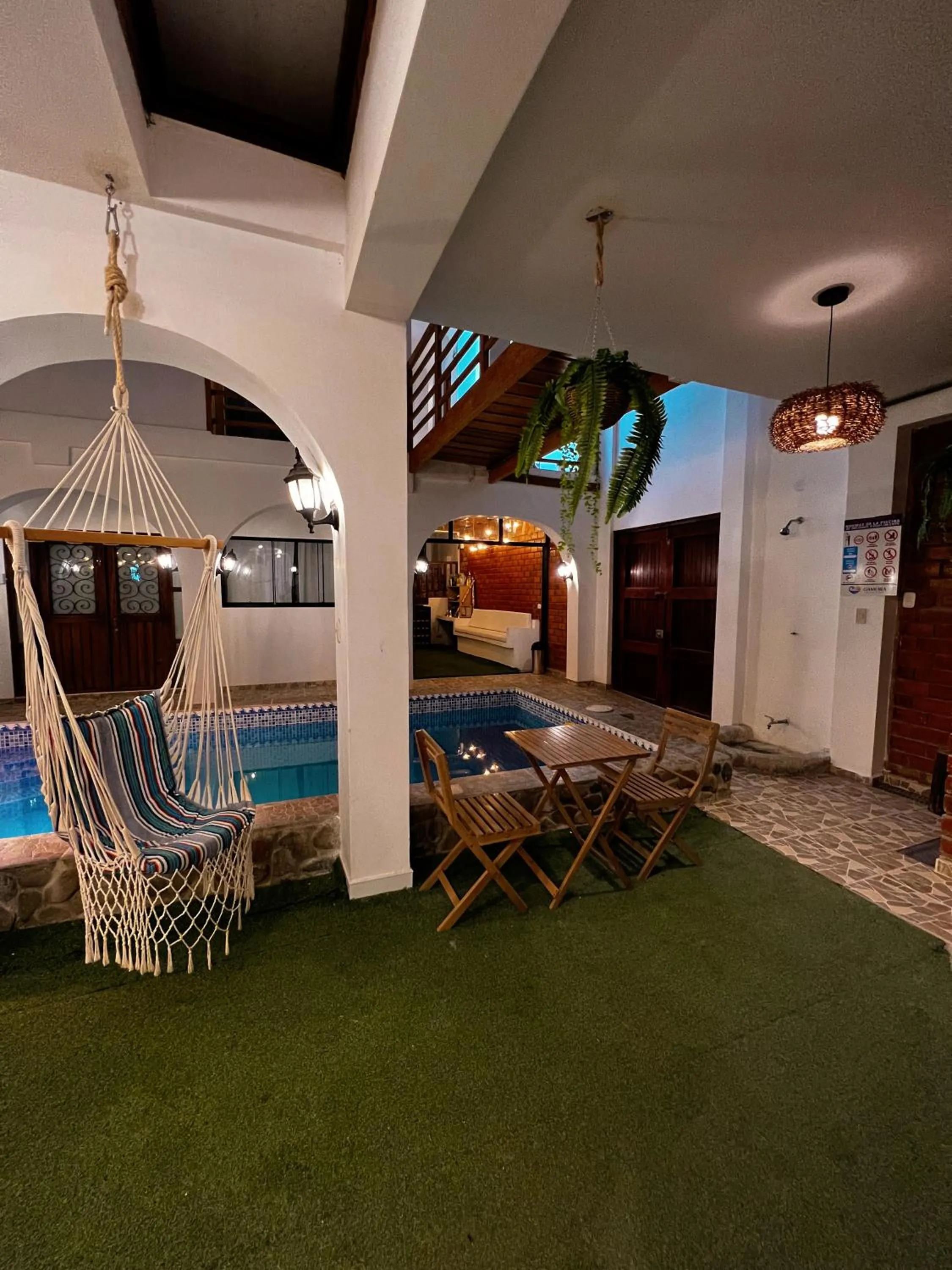 Seating area in Gamora Hotel Playa