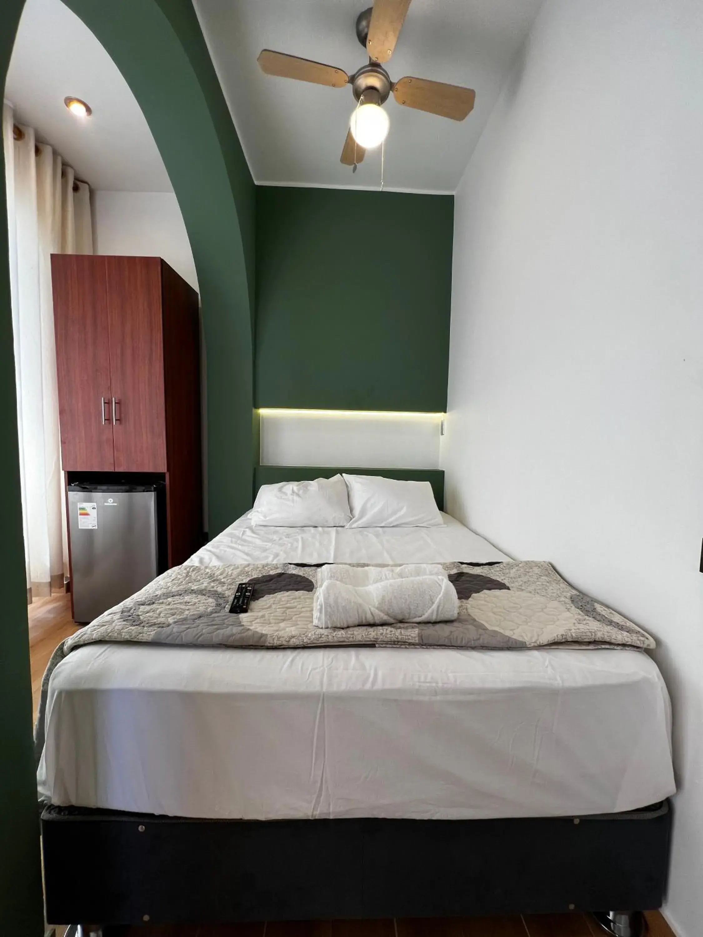 Standard Queen Room - single occupancy in Gamora Hotel Playa Standard Queen Room - single occupancy in Gamora Hotel Playa
