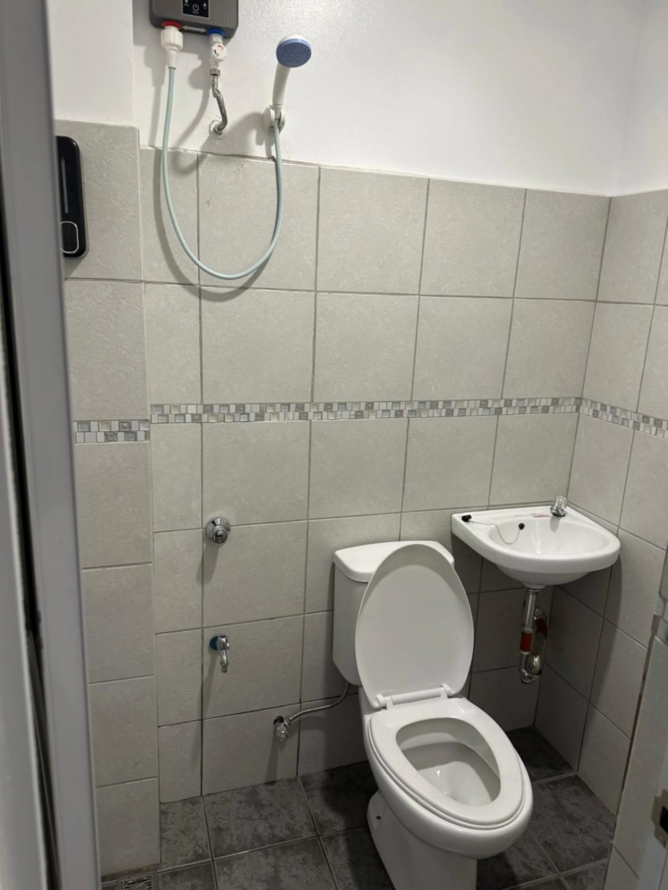 Bathroom in Aden Hotel