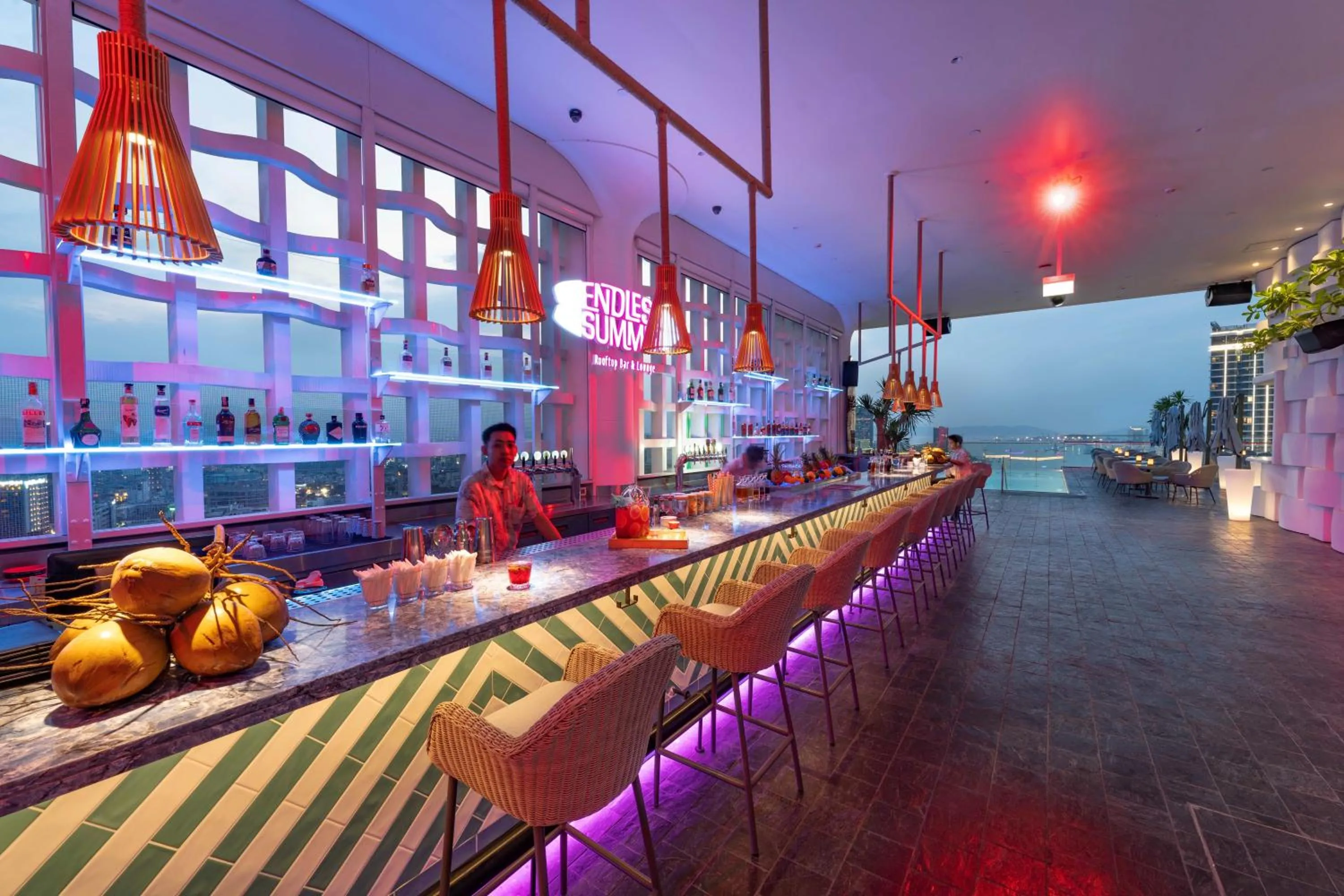 Property building in Wink Icon Hotel Danang Riverside - 24hrs Stay & Rooftop Pool Bar