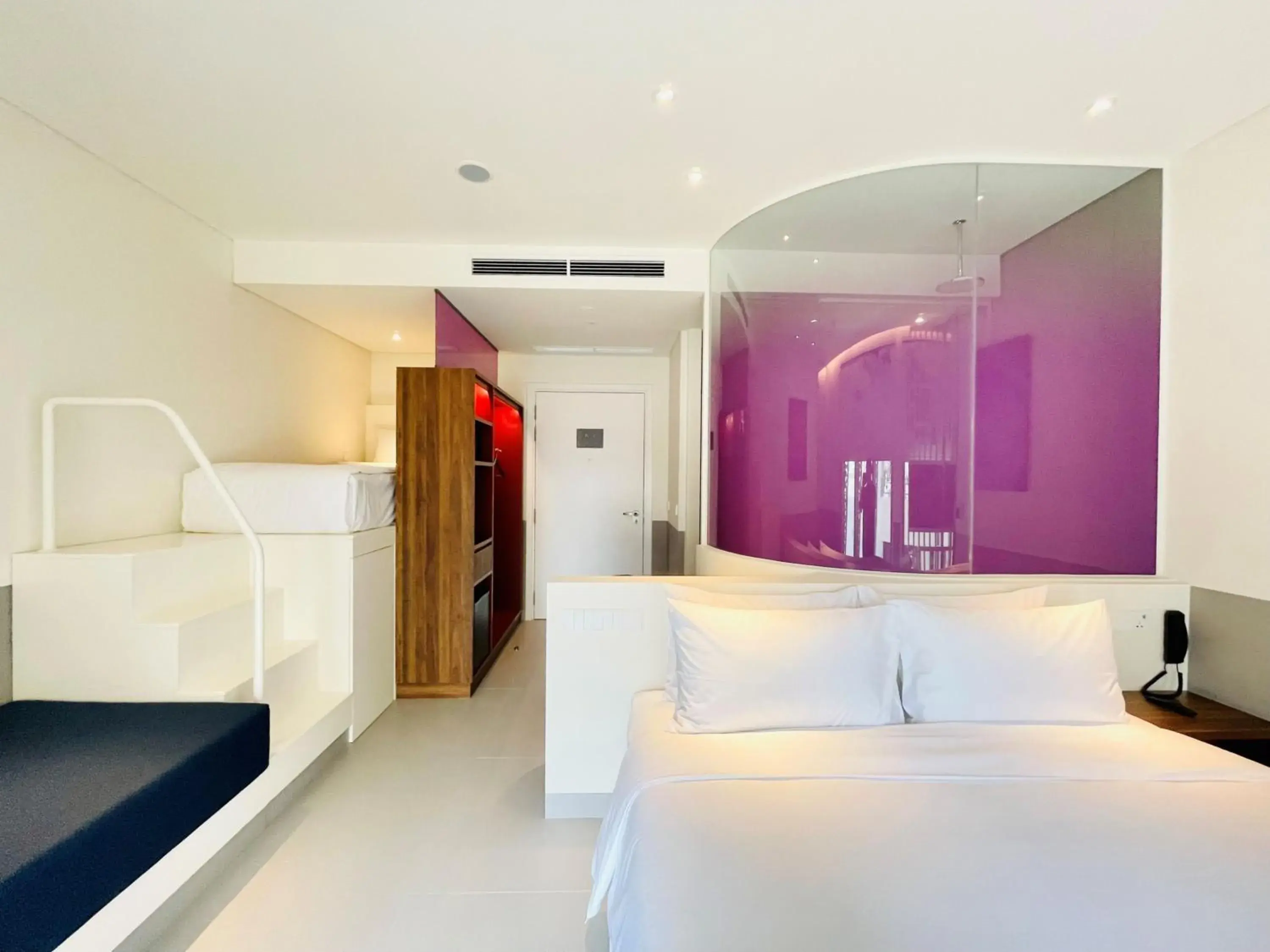 Signature Wink Family Riverside with Sunset View in Wink Icon Hotel Danang Riverside - 24hrs Stay & Rooftop Pool Bar Signature Wink Family Riverside with Sunset View in Wink Icon Hotel Danang Riverside - 24hrs Stay & Rooftop Pool Bar