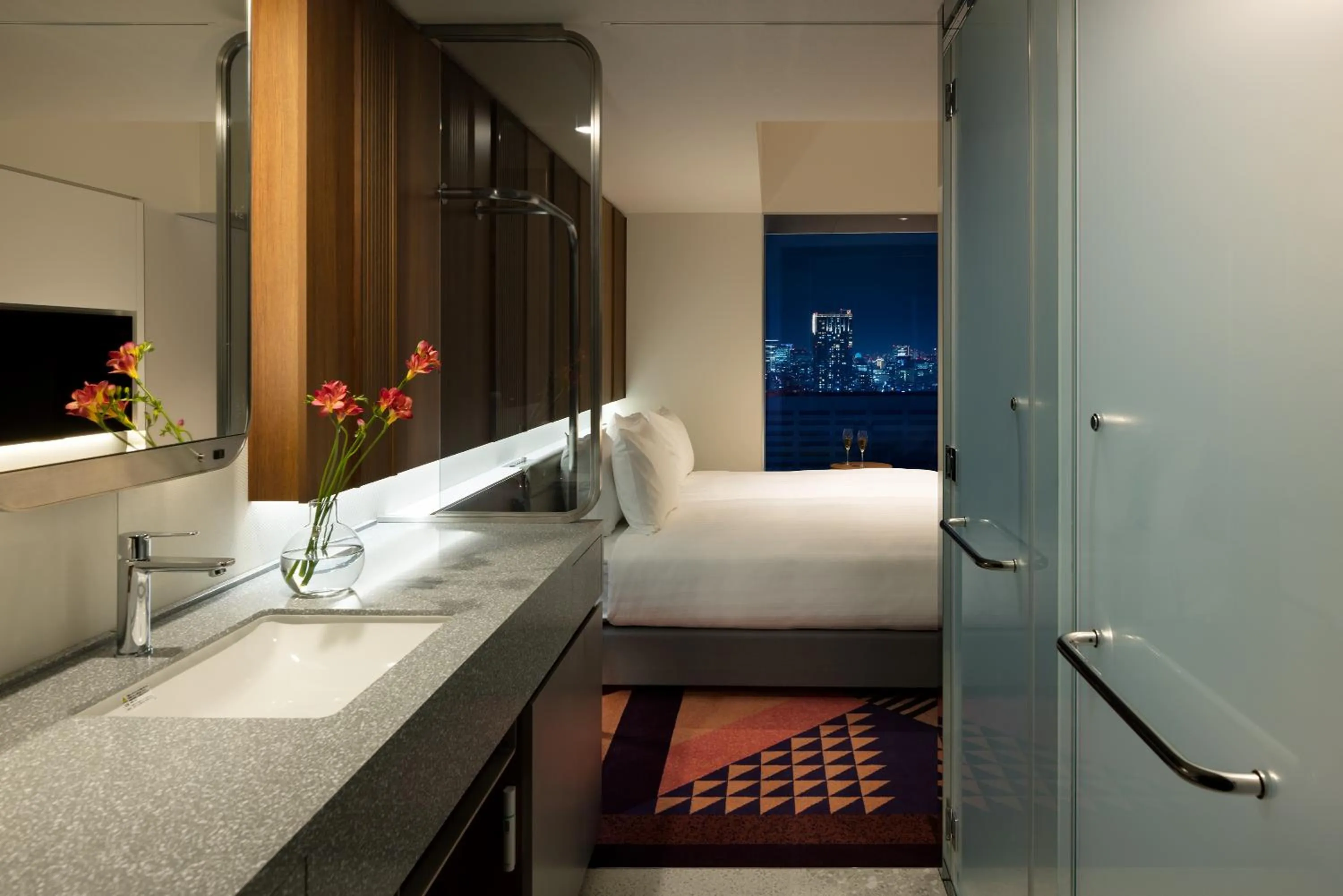 Bedroom, Bed in HOTEL GROOVE SHINJUKU, A PARKROYAL Hotel