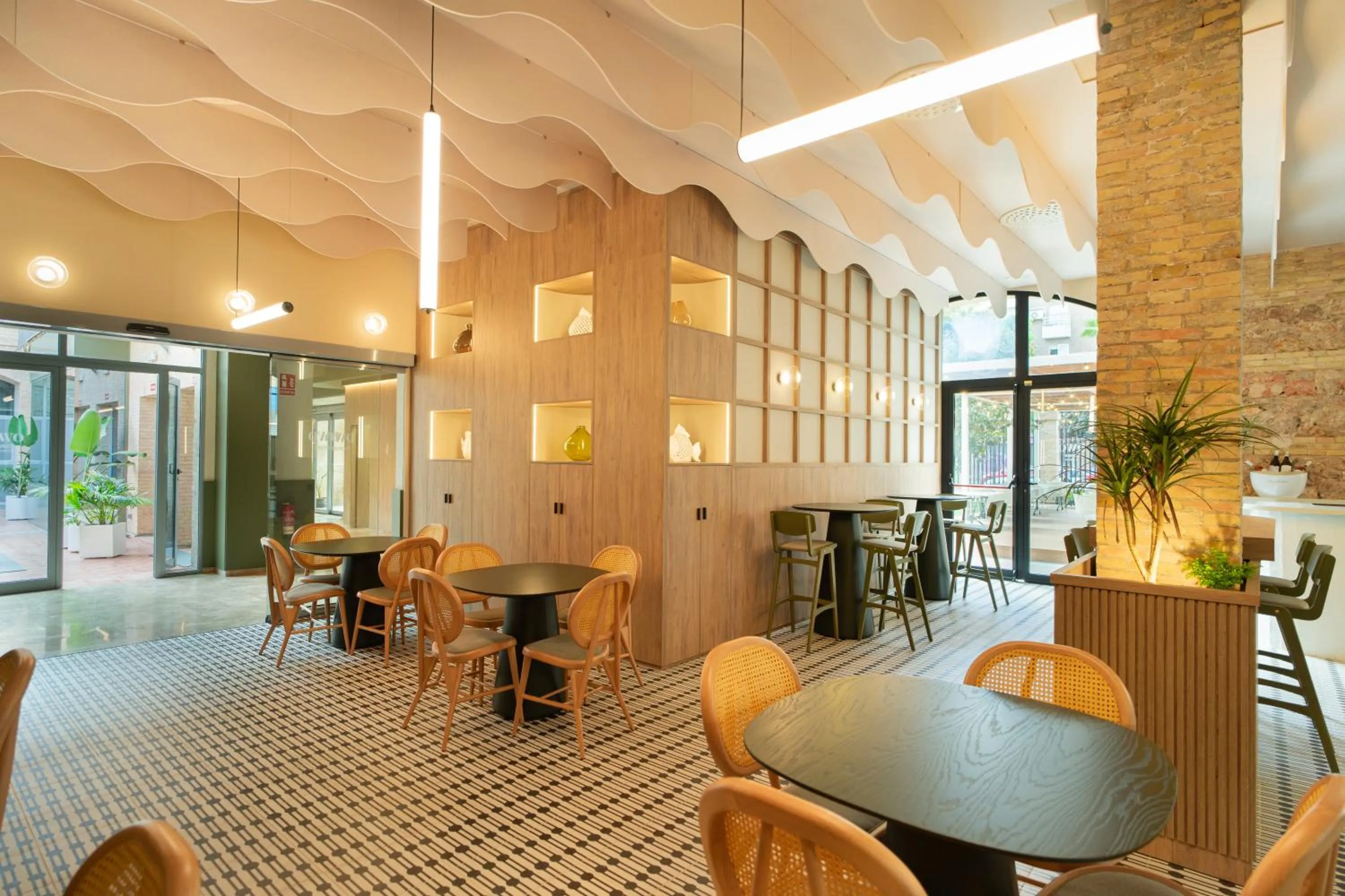 Lounge or bar in DWO Valencia