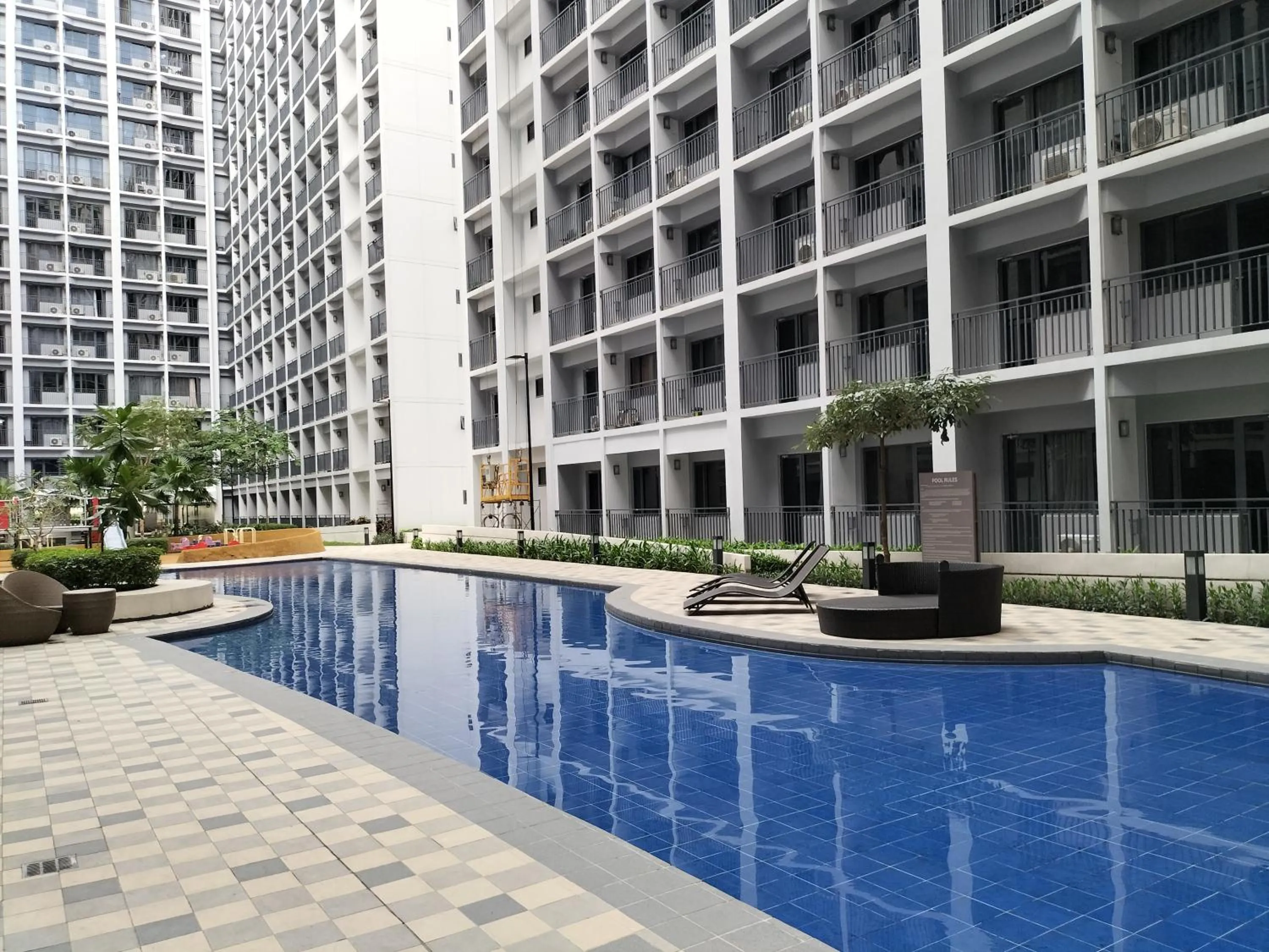 Property building in Cozy22 1BR at Shore2 Tower2