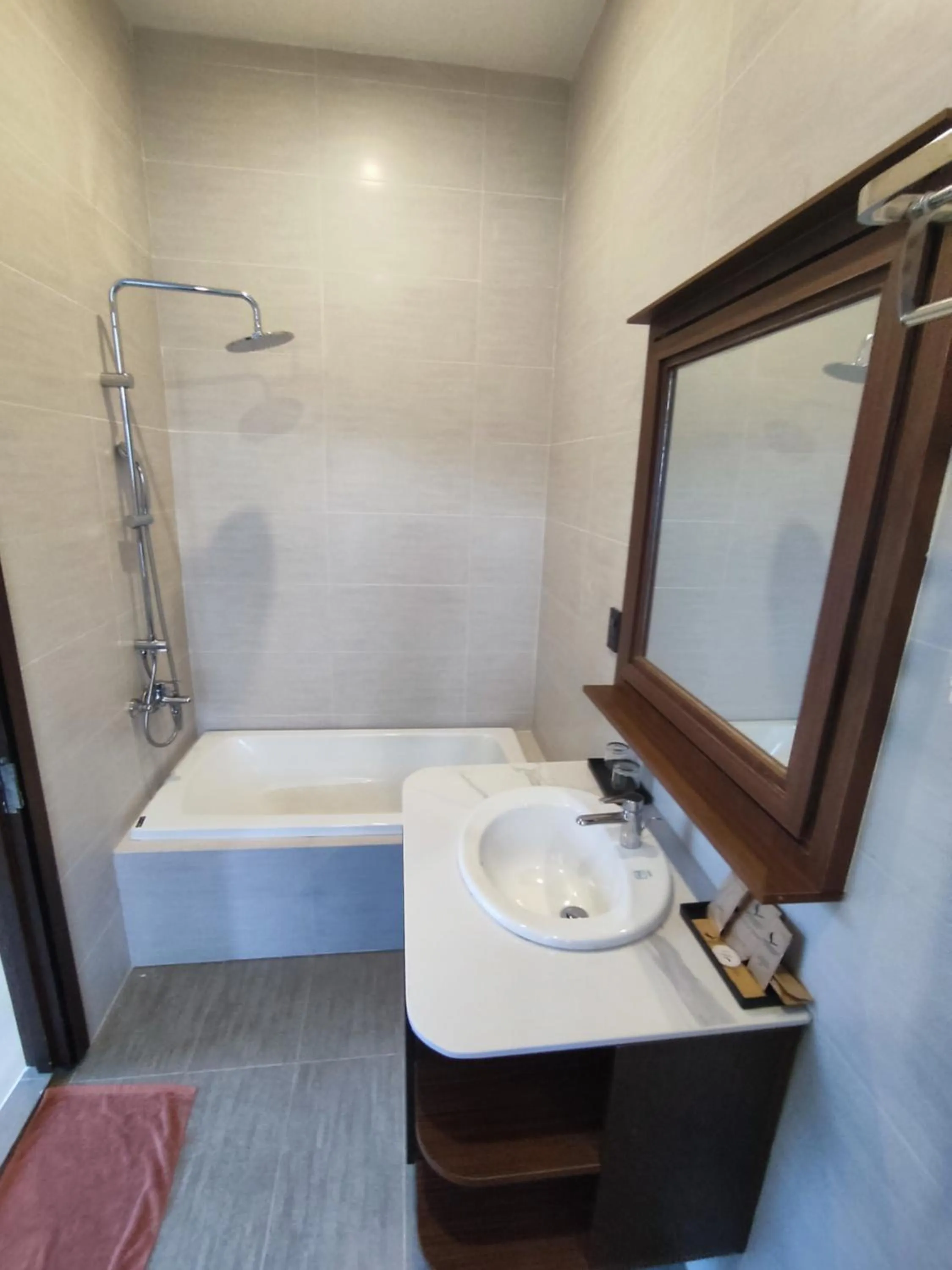 Bath, Bed in GREENECO DA LAT HOTEL - Khách sạn Green Eco Đà Lạt