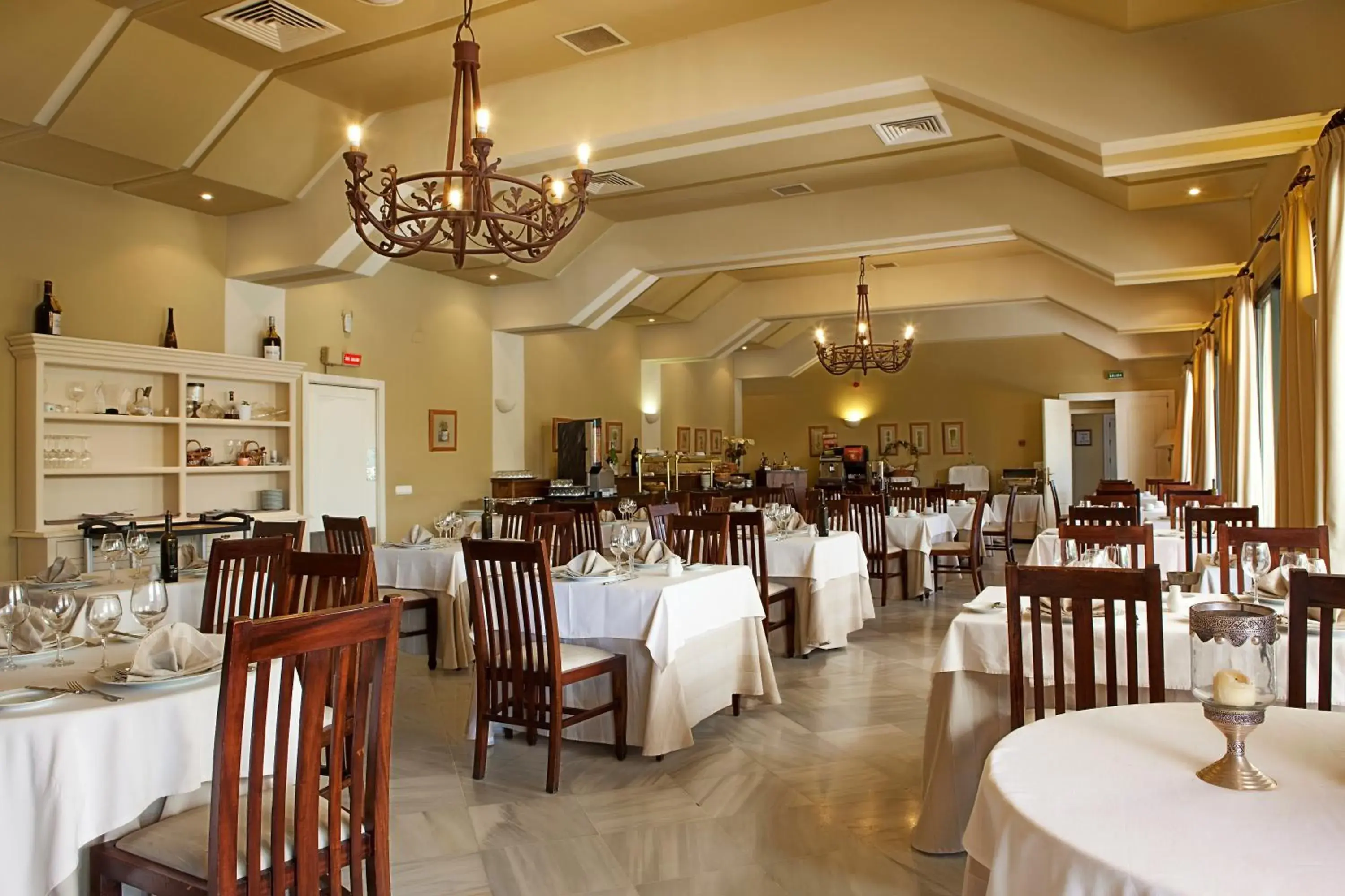 Restaurant/places to eat in Guadacorte Park Restaurant/places to eat in Guadacorte Park