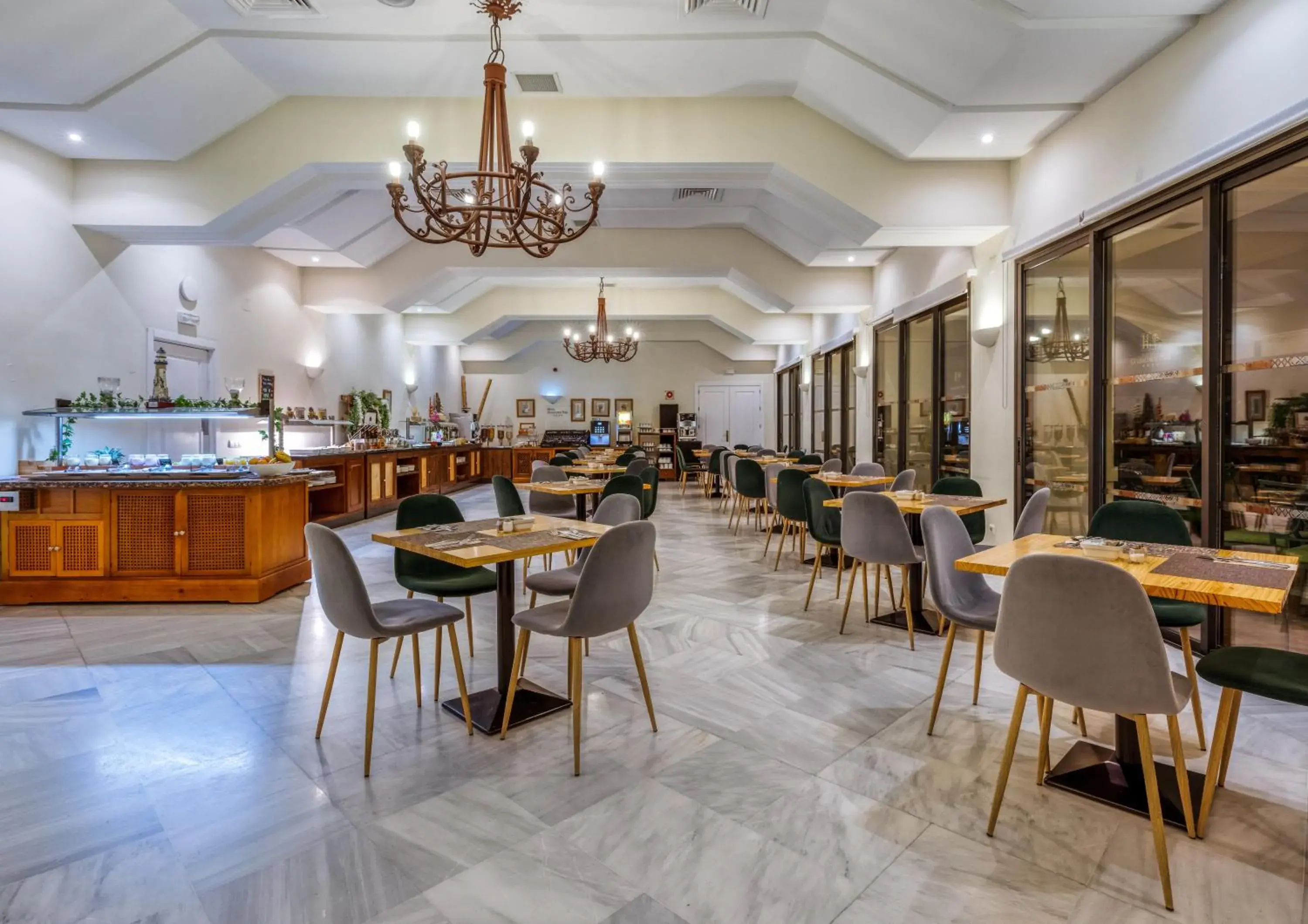 Restaurant/places to eat in Guadacorte Park Restaurant/places to eat in Guadacorte Park