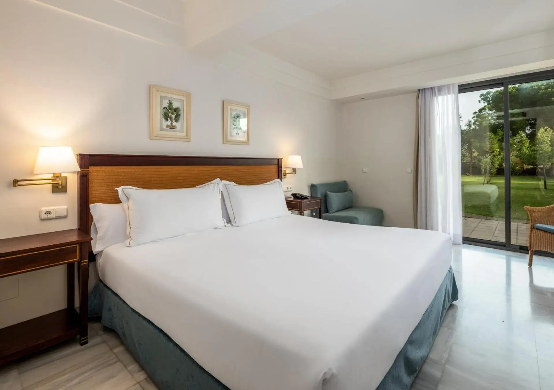 Photo of the whole room, Bed in AZZ Guadacorte Campo de Gibraltar Photo of the whole room, Bed in AZZ Guadacorte Campo de Gibraltar