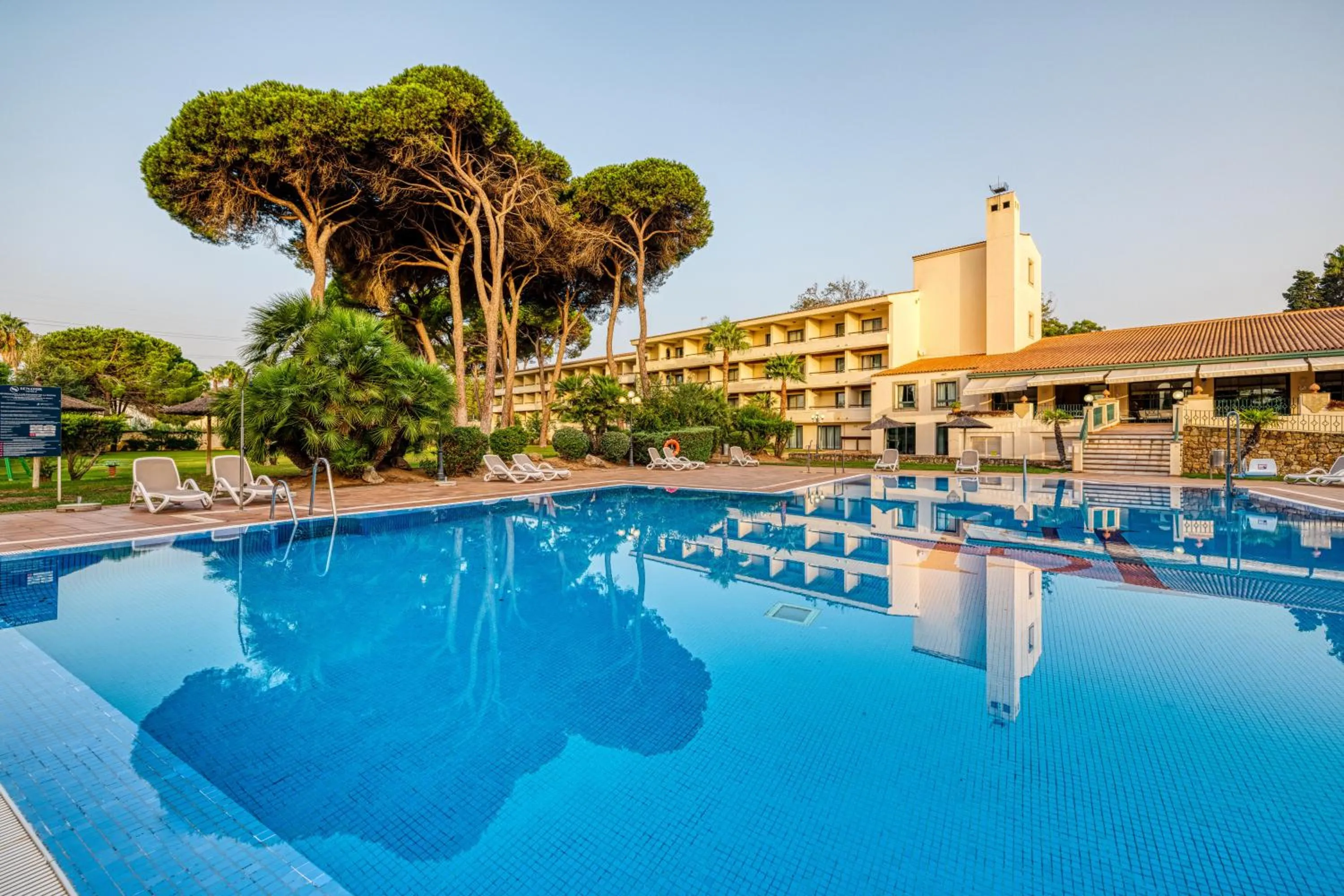 Swimming pool in AZZ Guadacorte Campo de Gibraltar