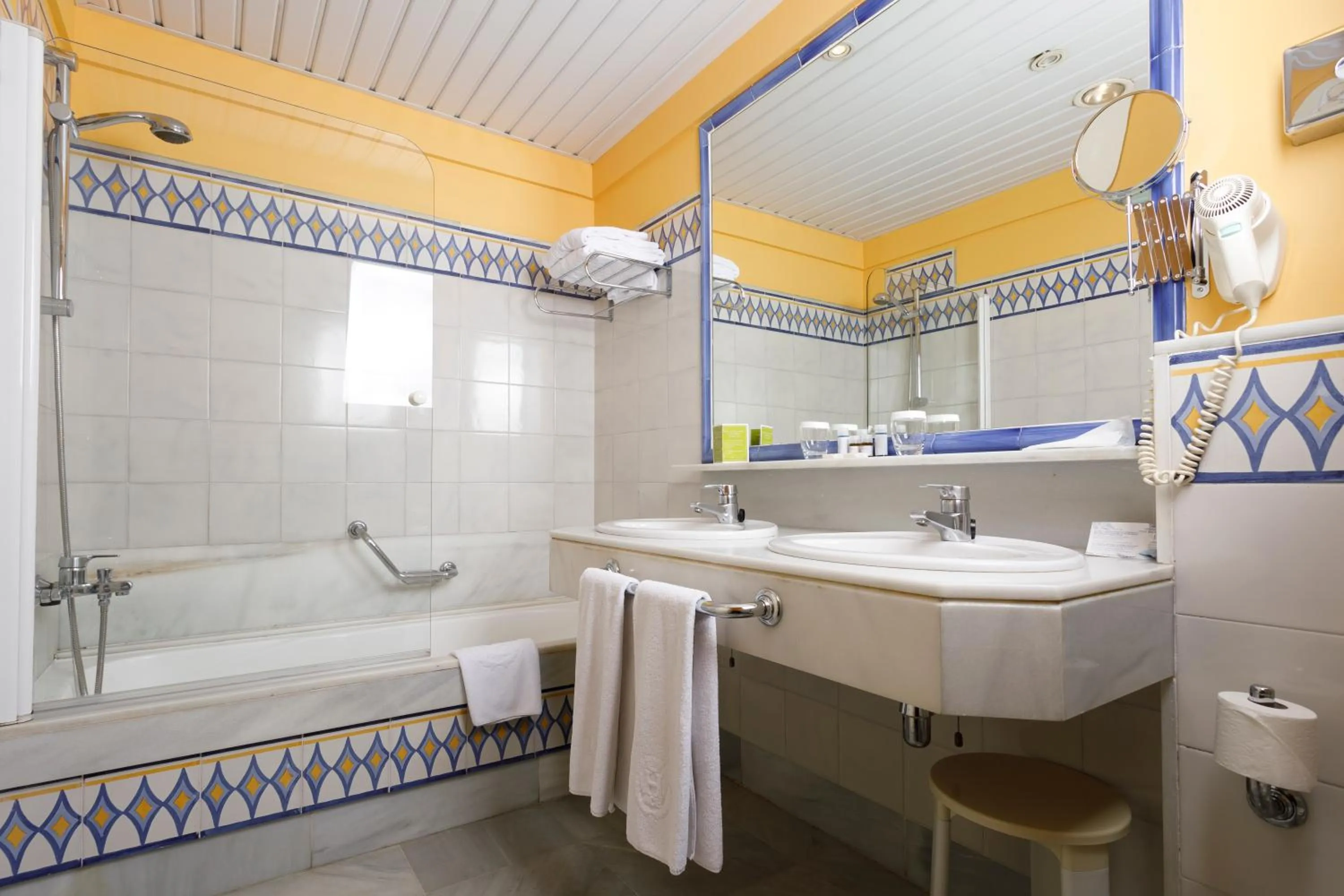 Triple Room with Garden View in AZZ Guadacorte Campo de Gibraltar