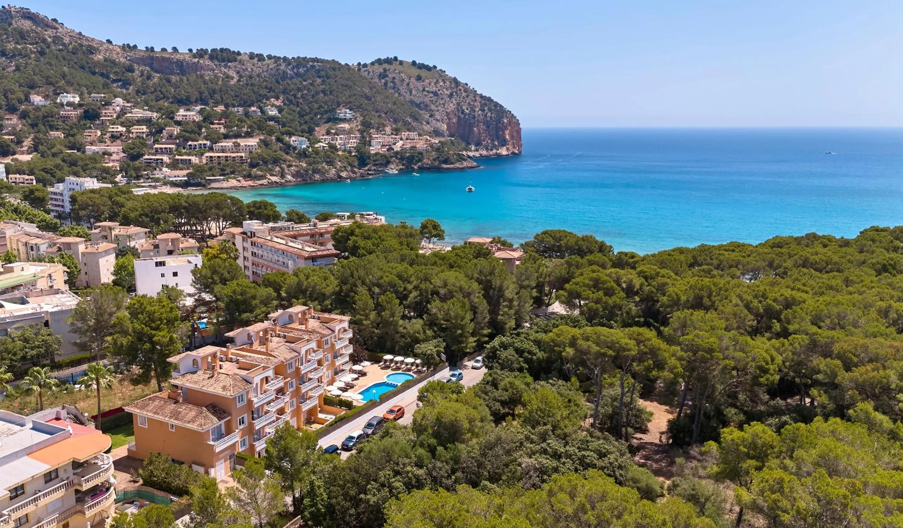 Bird's eye view in Universal Apartamentos Laguna Garden