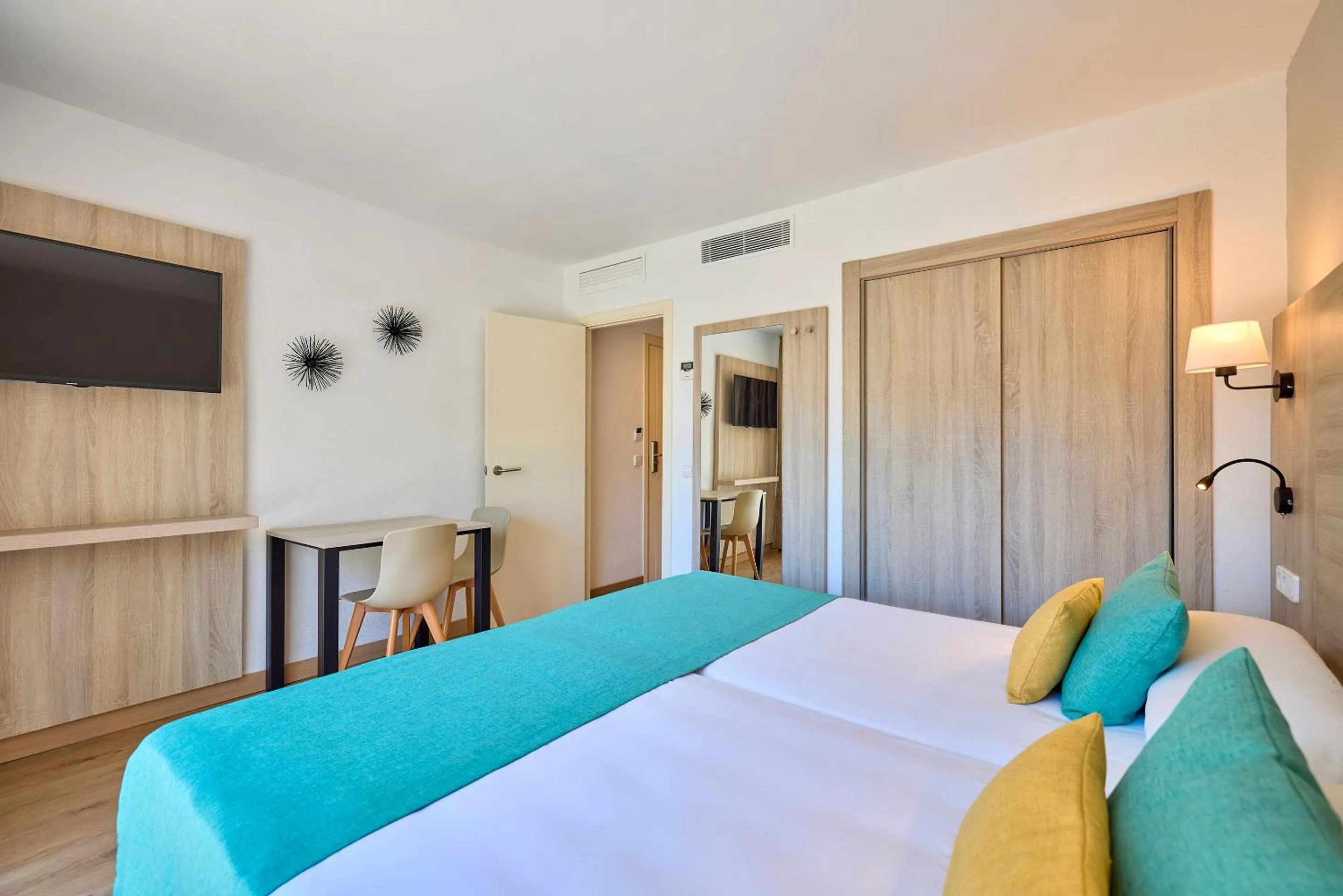 Bed in Universal Apartamentos Laguna Garden