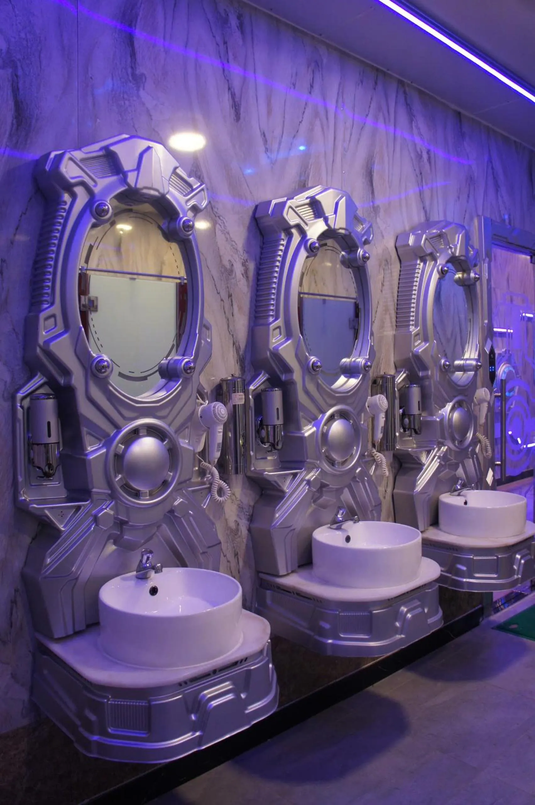 Toilet in Capsule Riverside