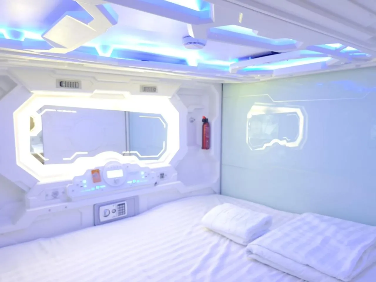 Bed in Capsule Riverside