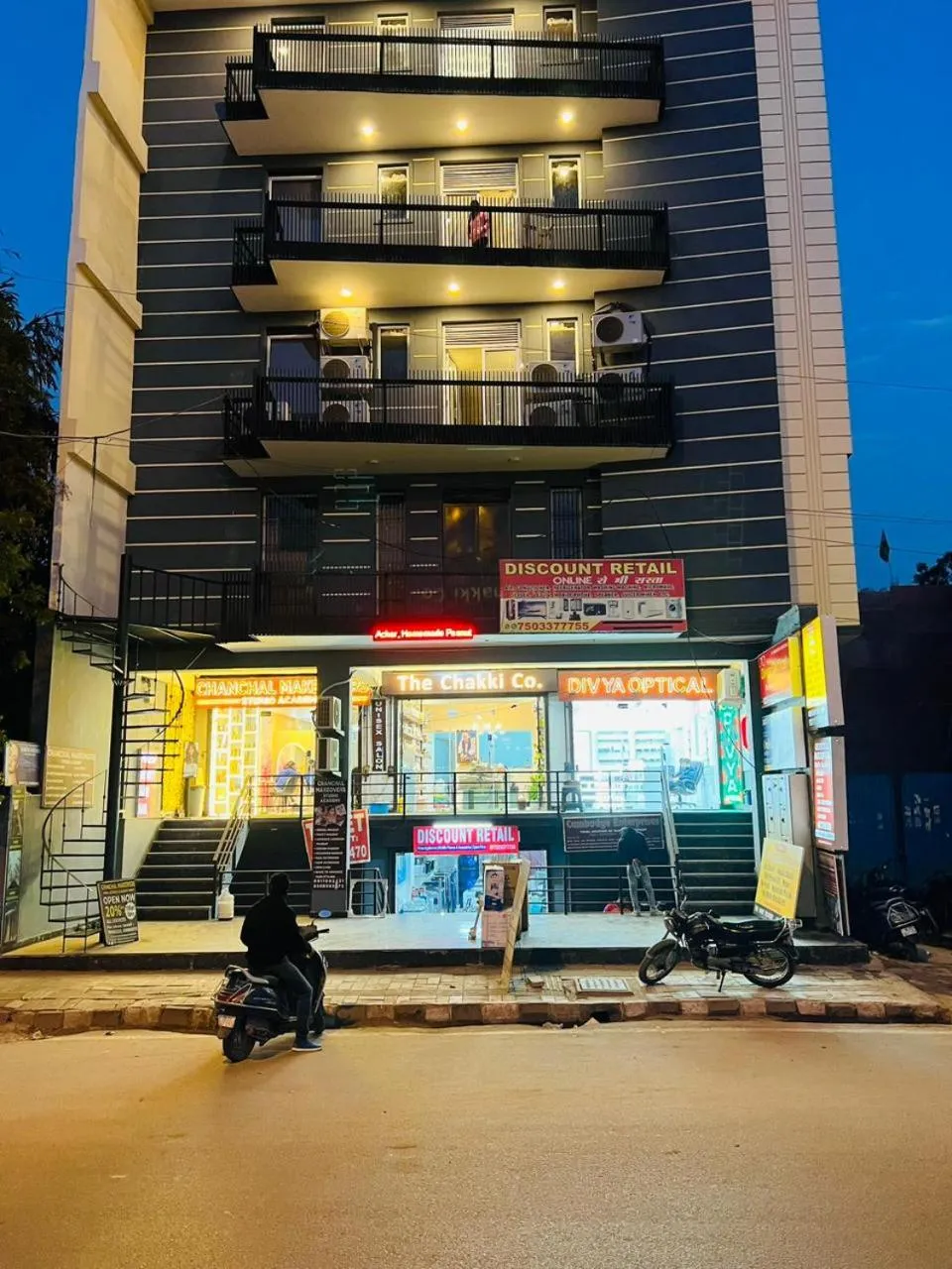 Property building in Hotel RIVERB