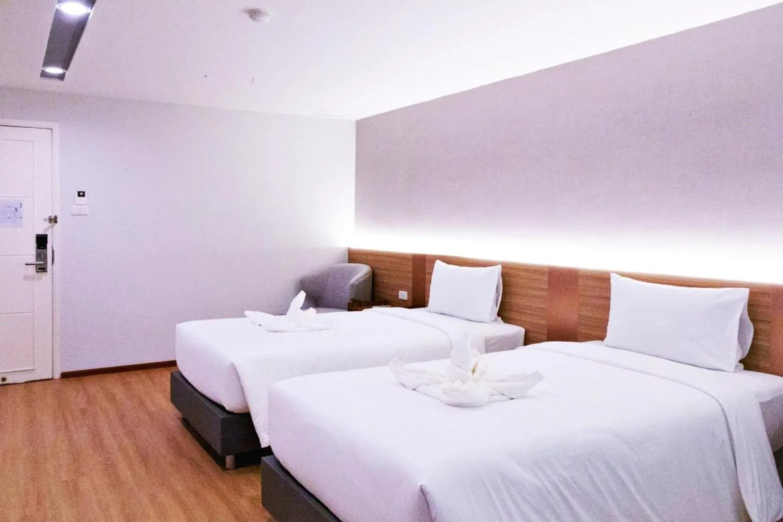 Bed in Le Srivaree Suvarnabhumi Airport Hotel