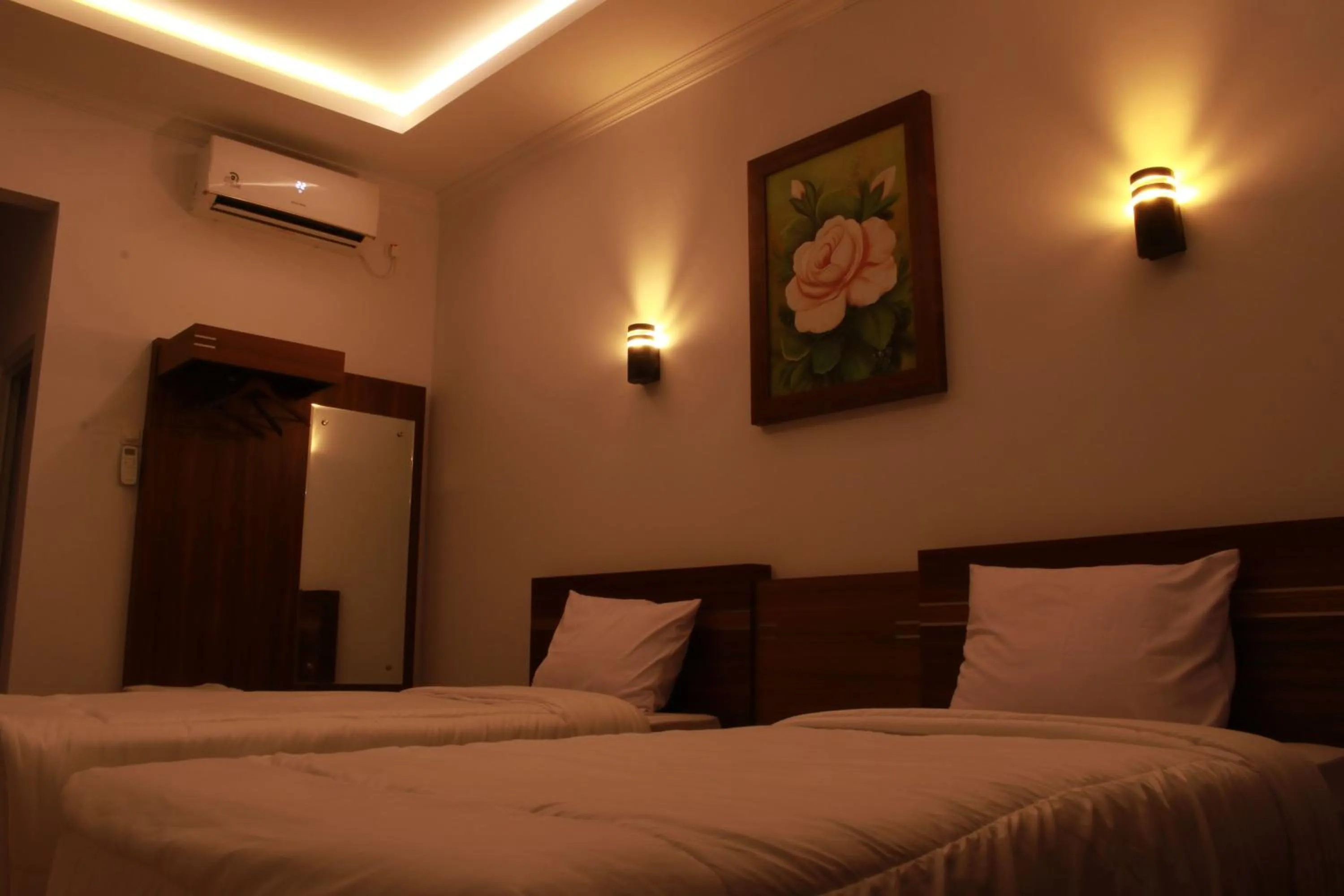 Photo of the whole room, Bed in Aluky Hotel