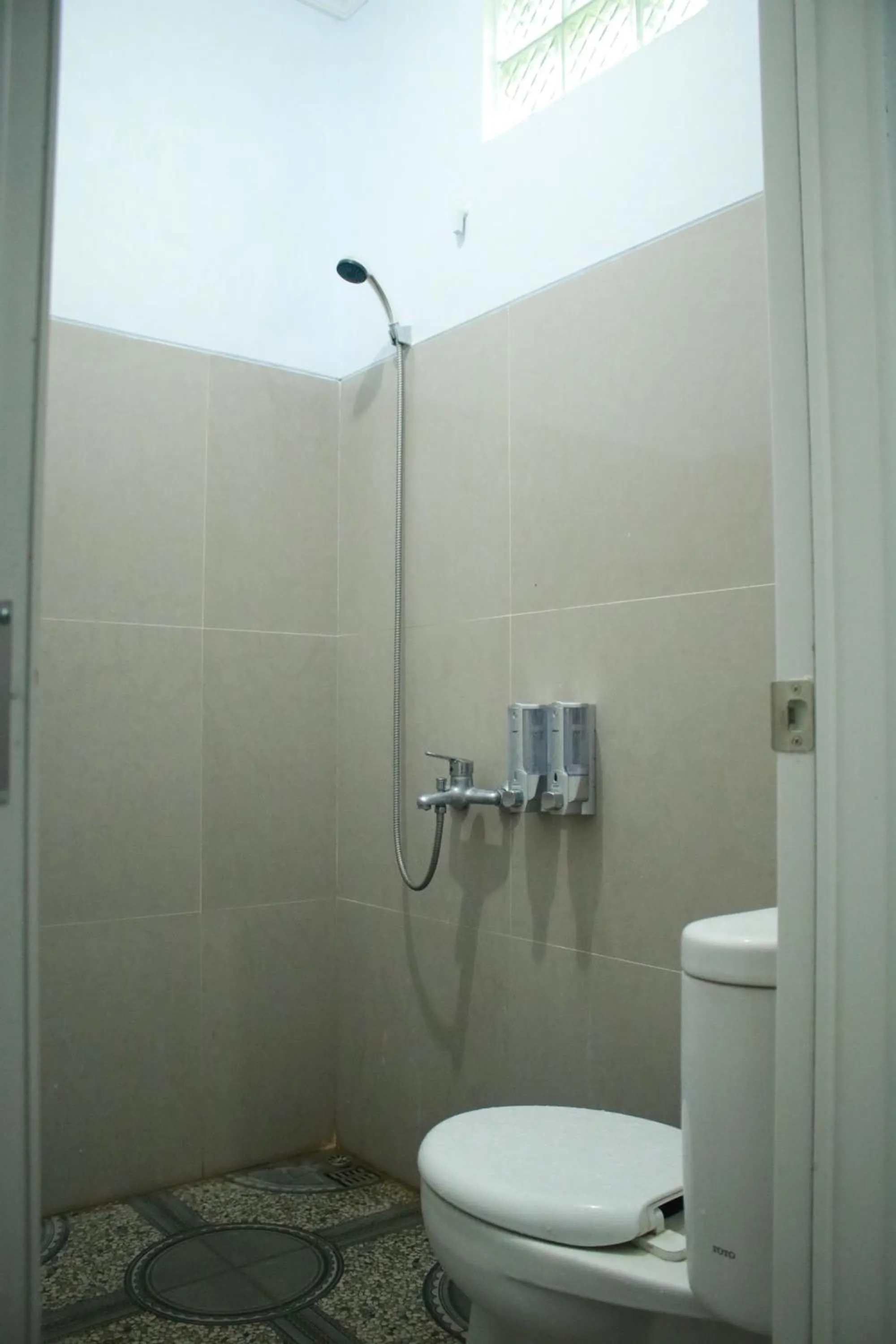 Toilet in Aluky Hotel