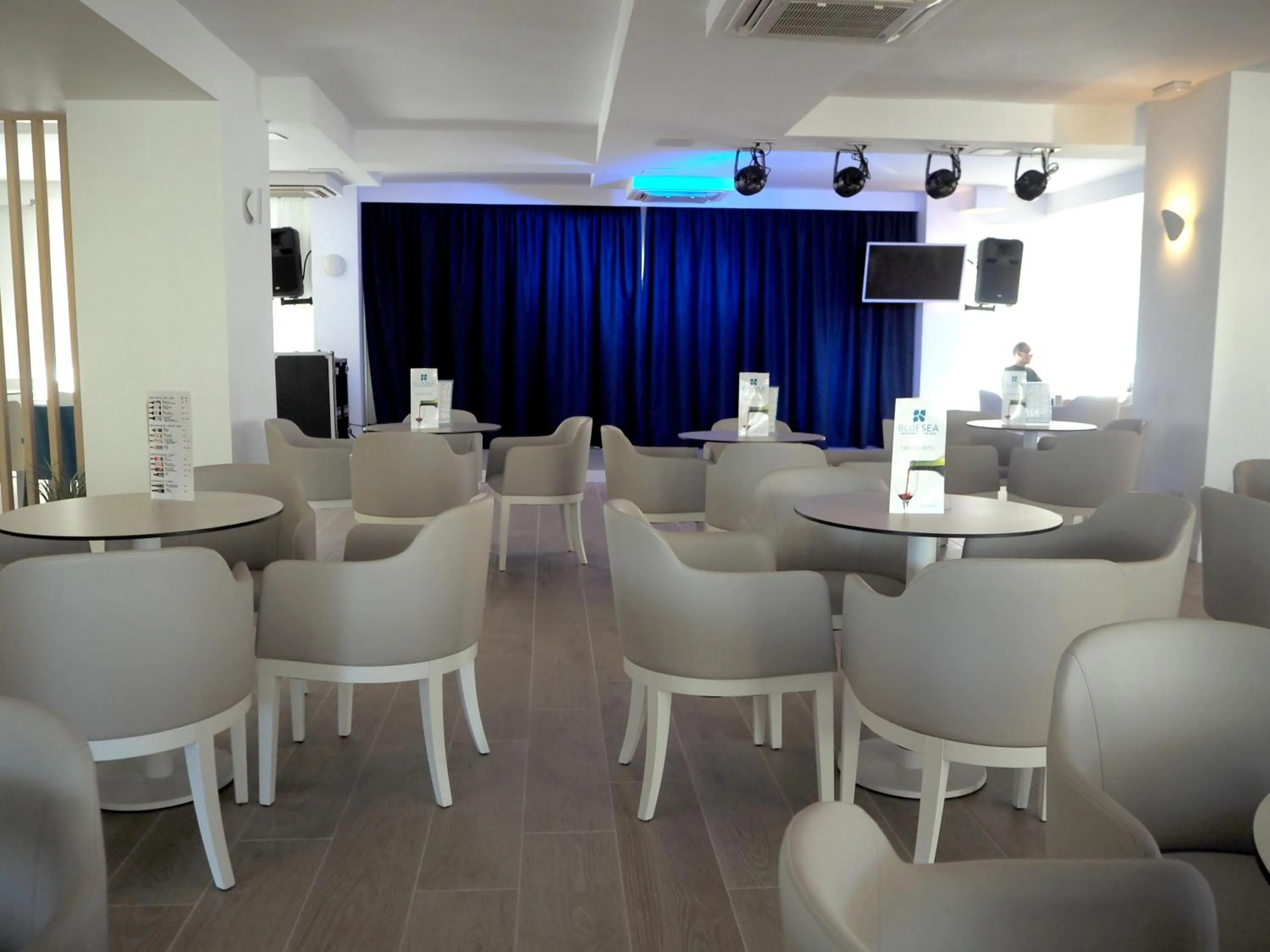 Lounge or bar in BLUESEA Costa Verde