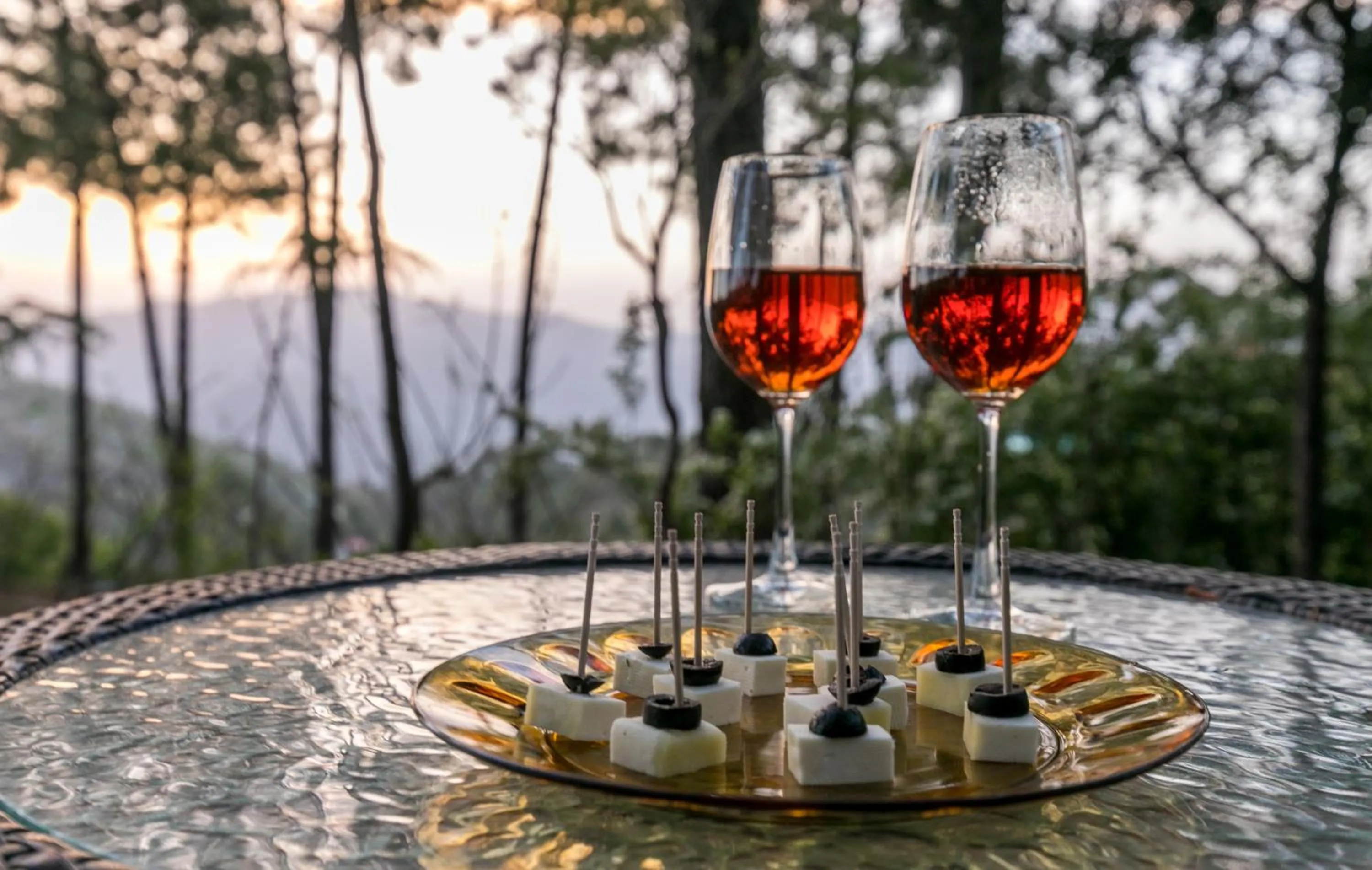 Food in SaffronStays Ekam Walnut Suite, Chail