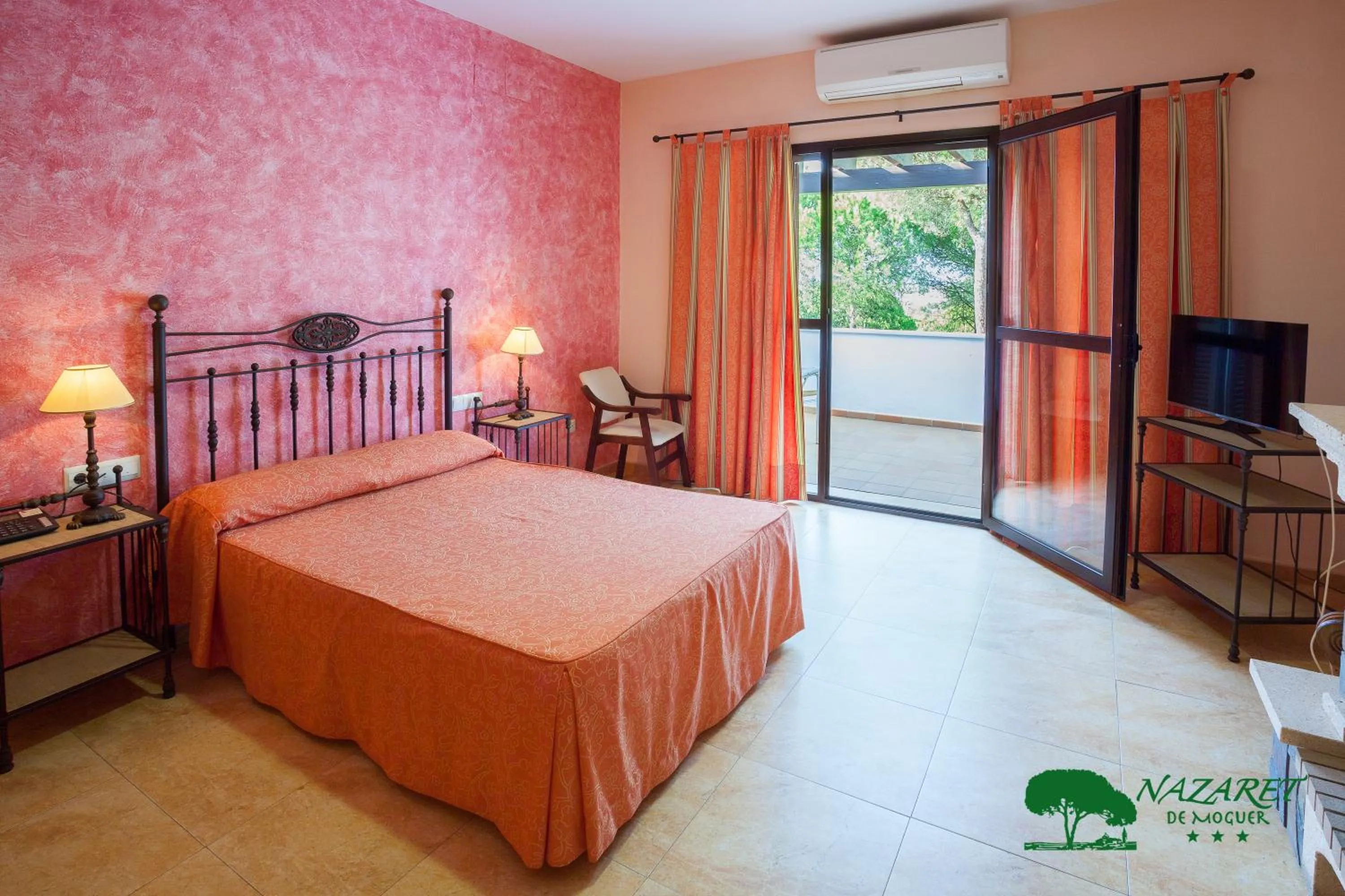 Photo of the whole room, Bed in Complejo Turístico Rural Nazaret De Moguer