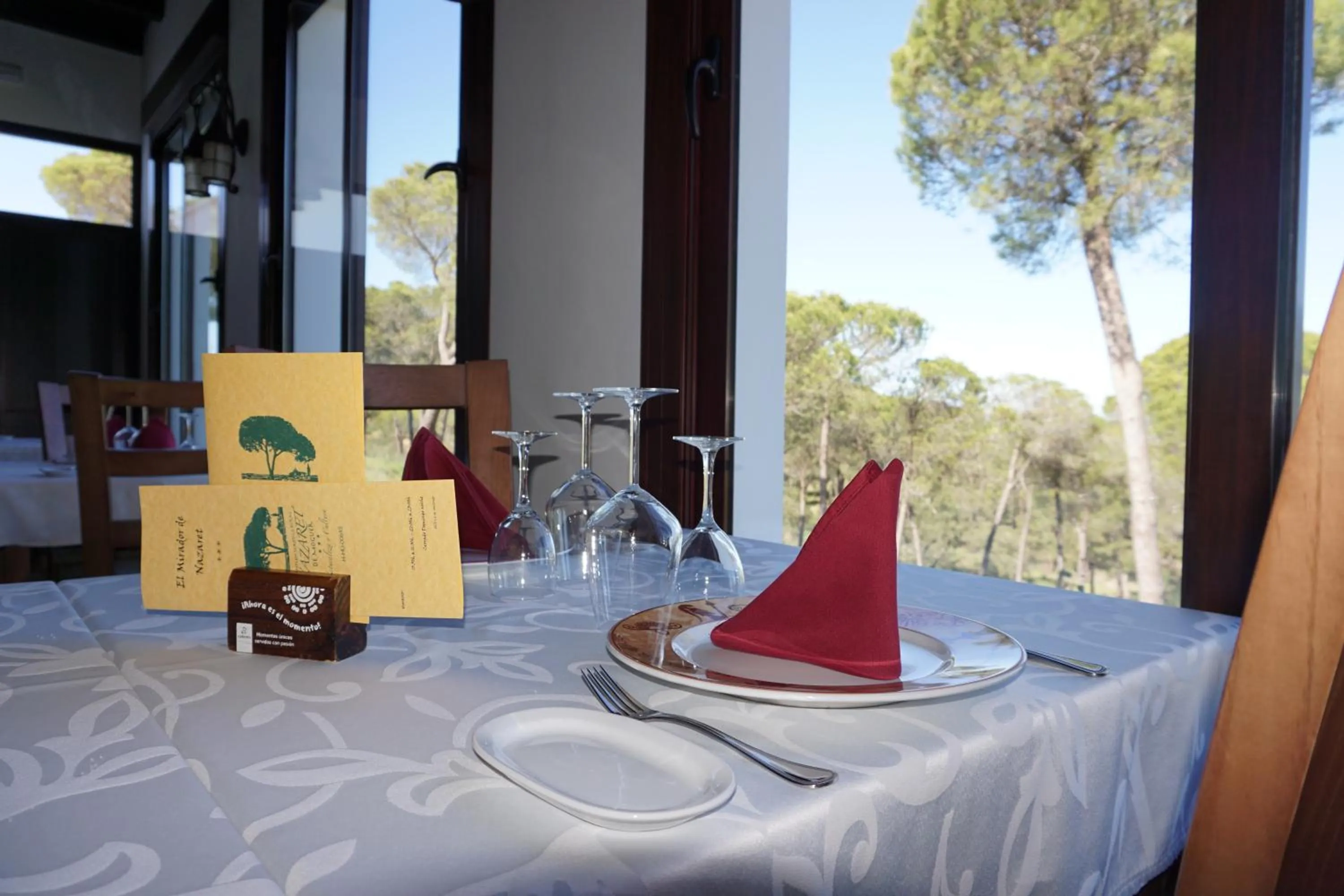 Restaurant/places to eat in Complejo Turístico Rural Nazaret De Moguer