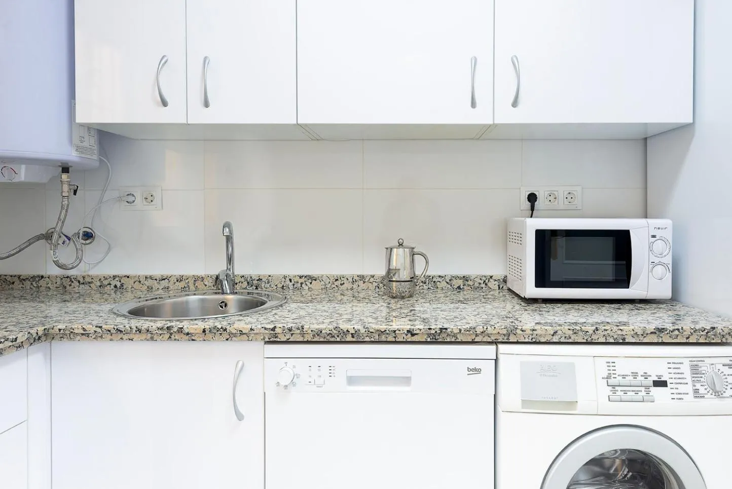 Kitchen or kitchenette in Alohamundi Escuelas Pías