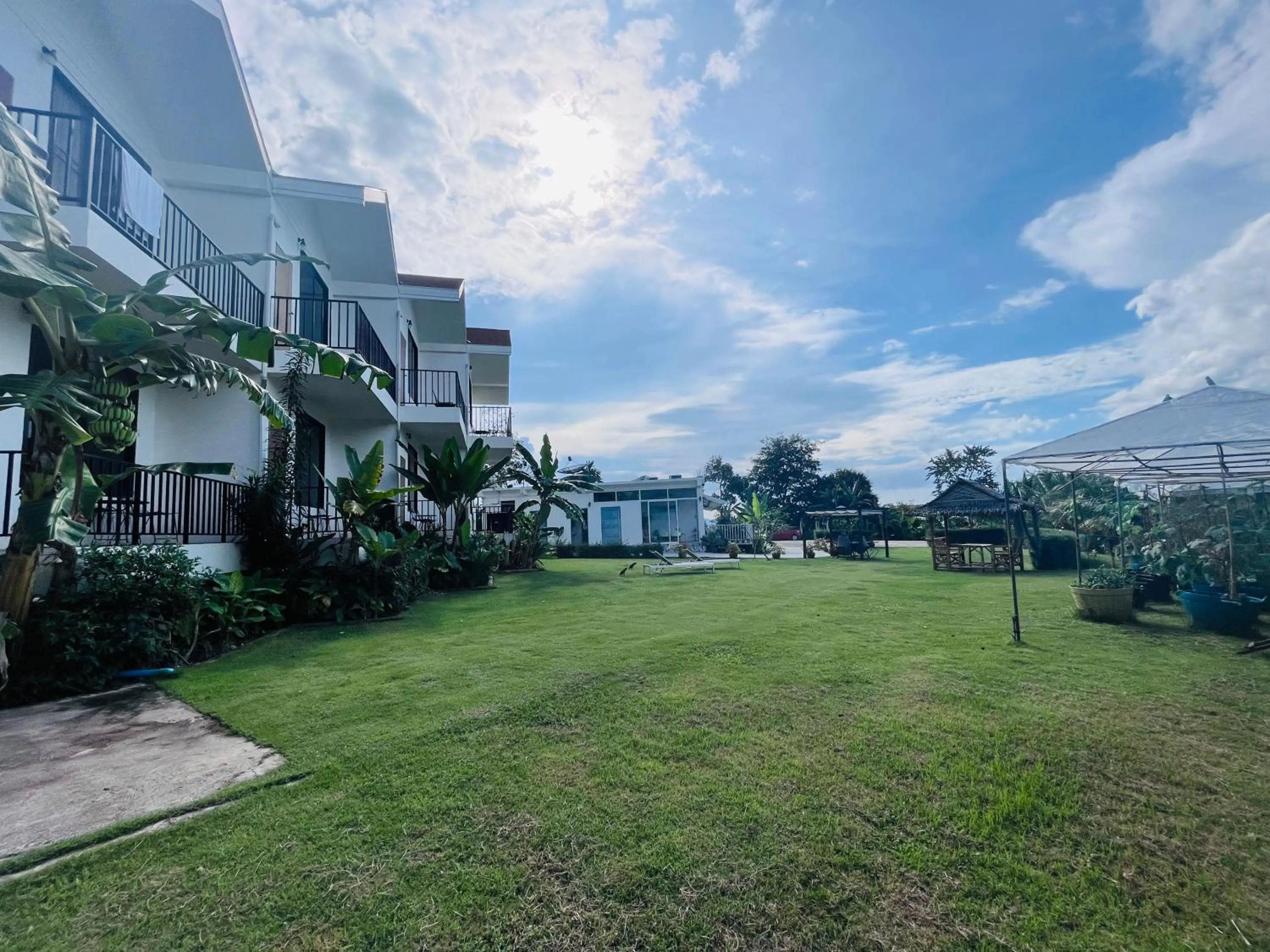 White Seaview Residence