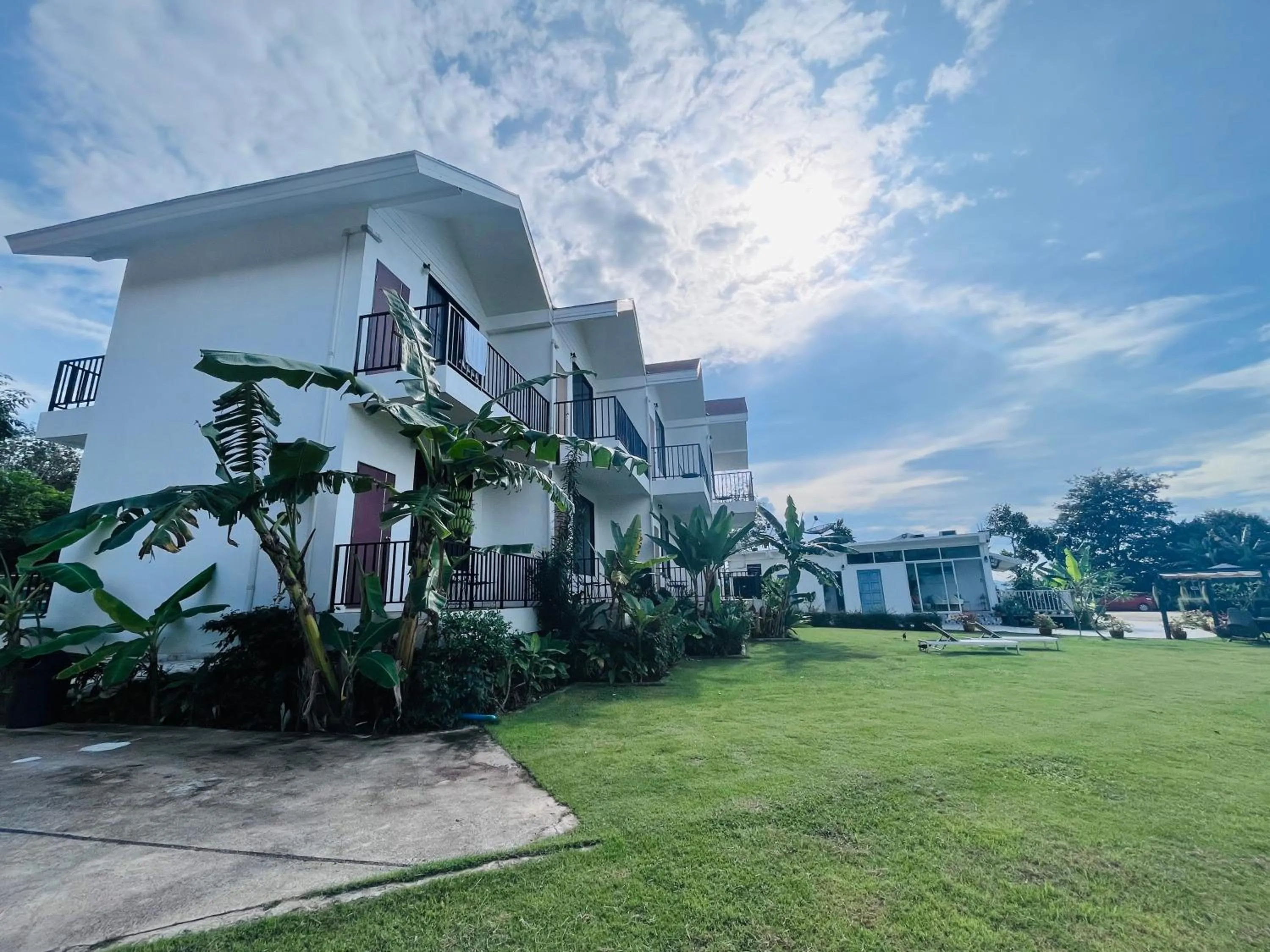 White Seaview Residence