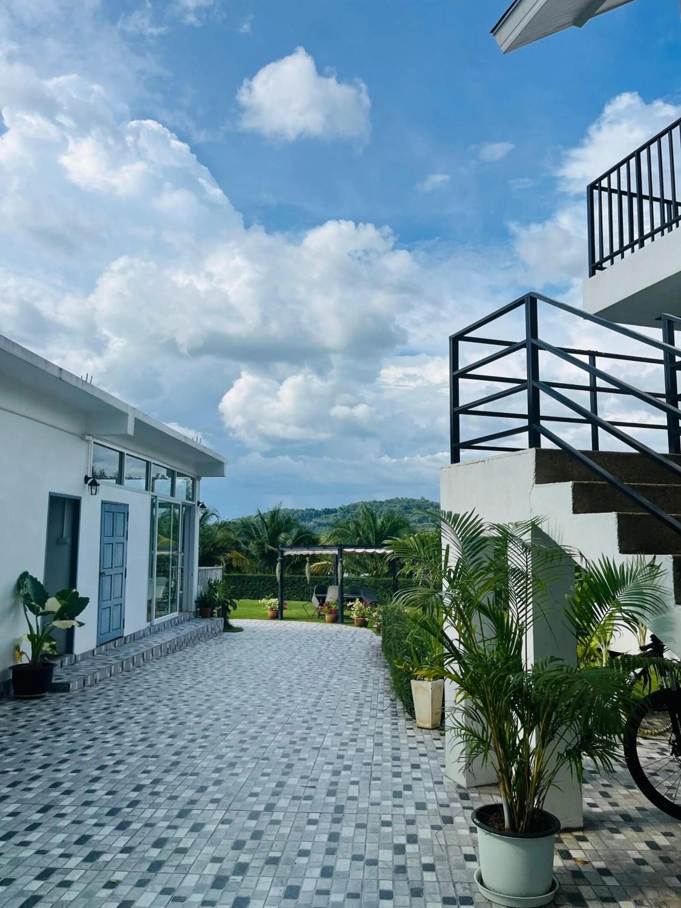 White Seaview Residence