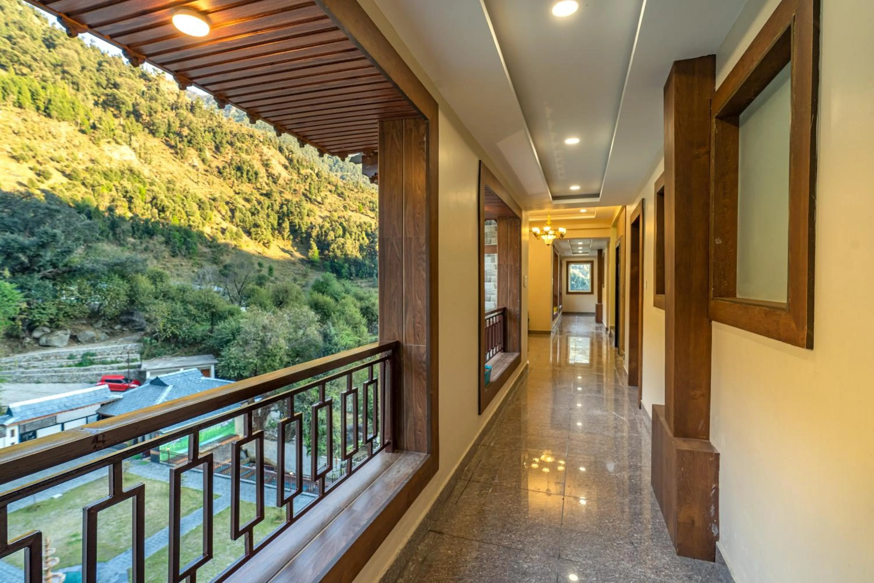 Day in Zostel Plus Kareri