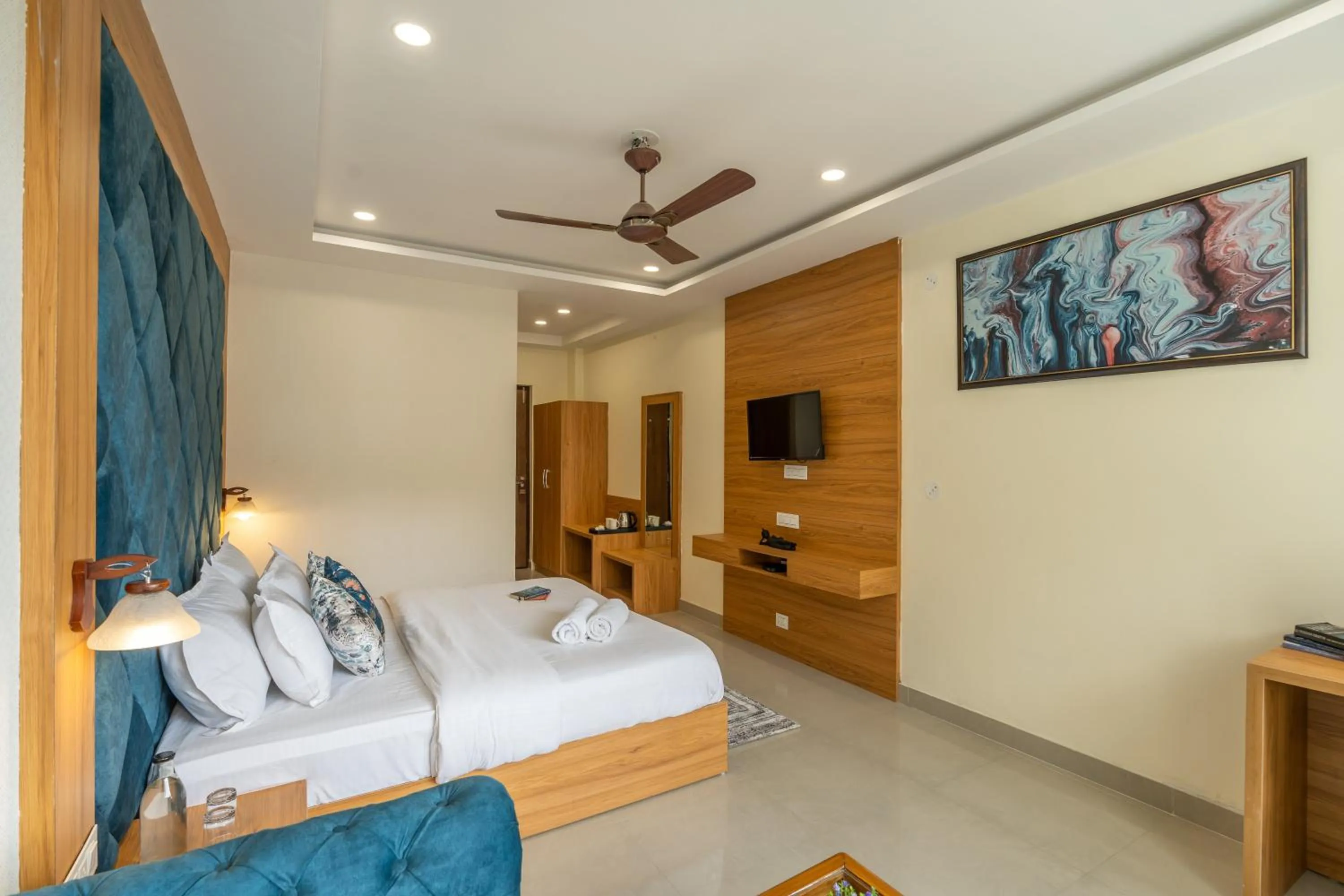 Bed in Zostel Plus Kareri