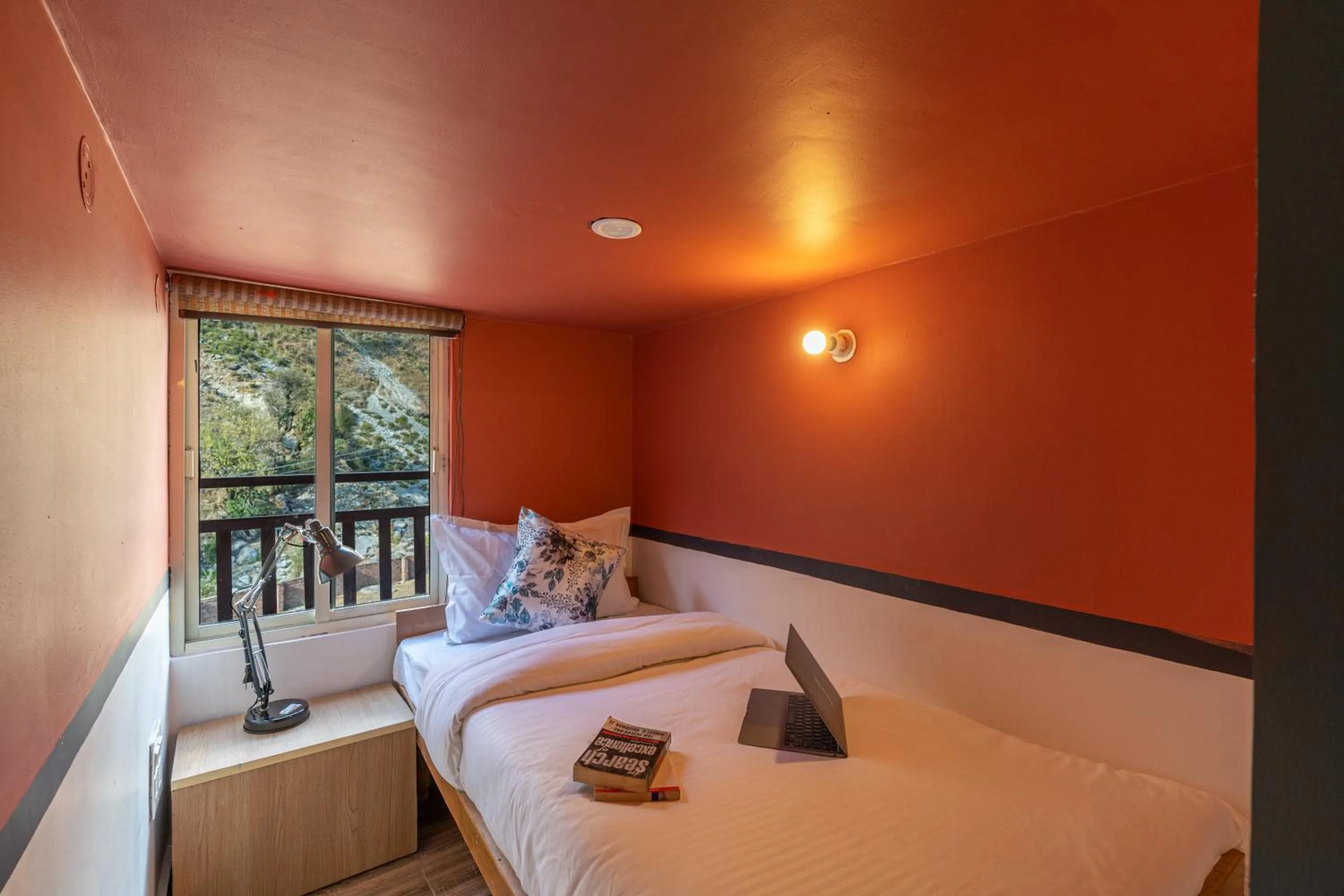 Bed in Zostel Plus Kareri