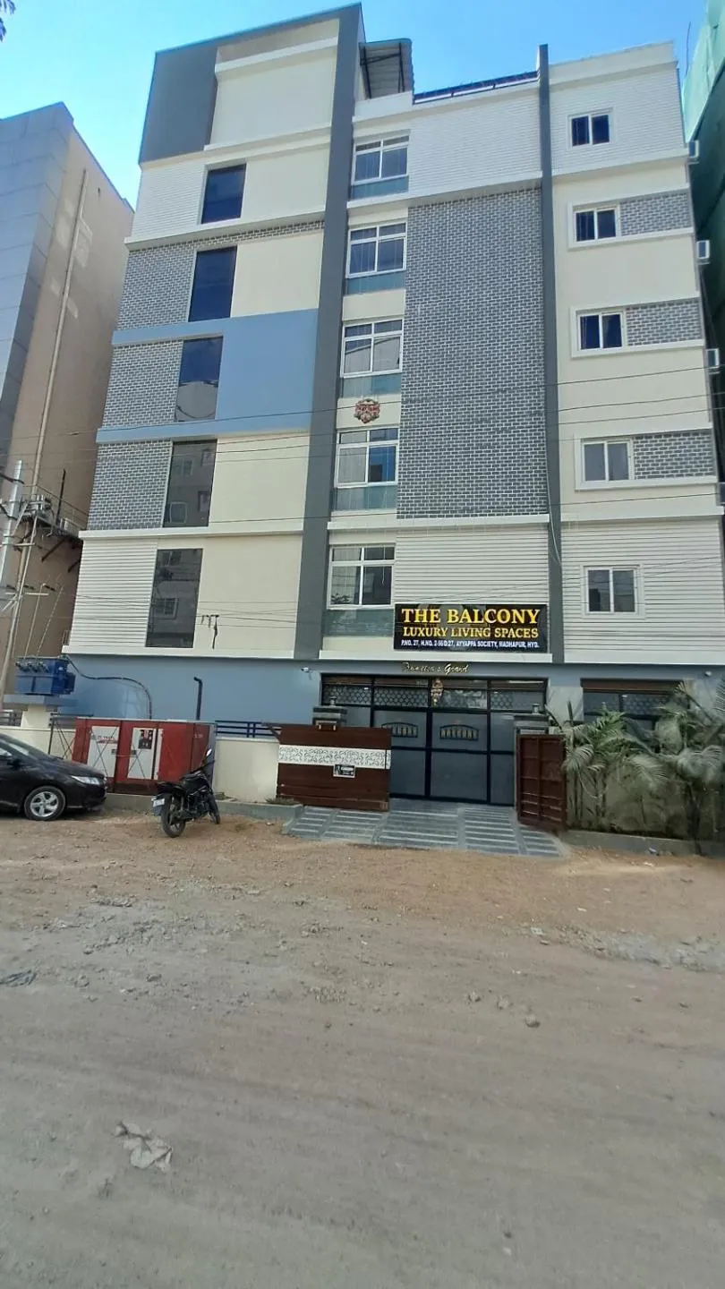 Facade/entrance in The Balcony Hotel