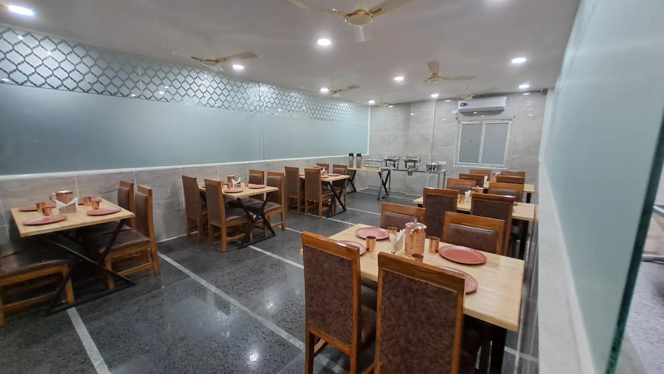 Restaurant/places to eat in The Balcony Hotel