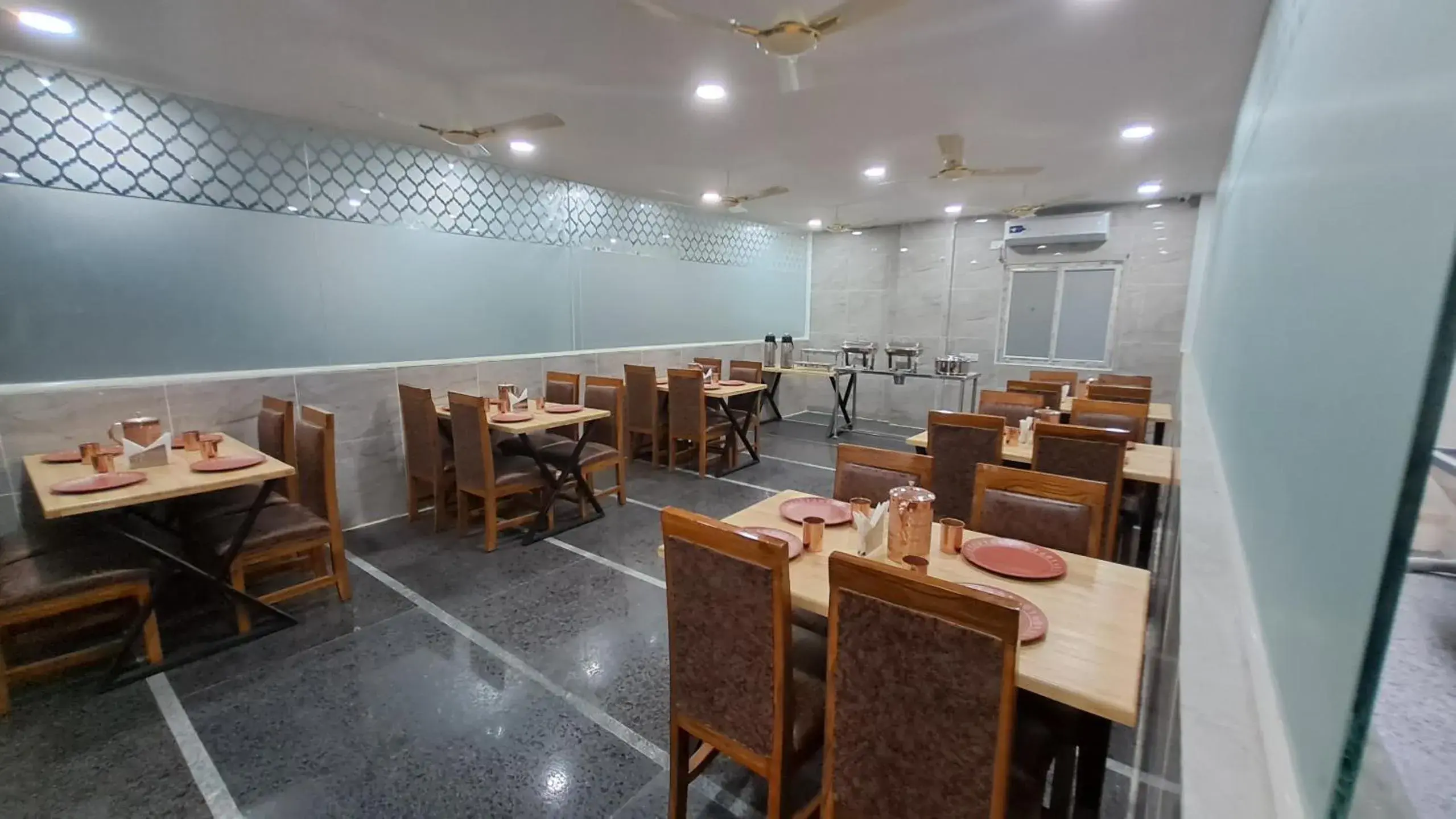 Restaurant/places to eat in The Balcony Hotel Restaurant/places to eat in The Balcony Hotel